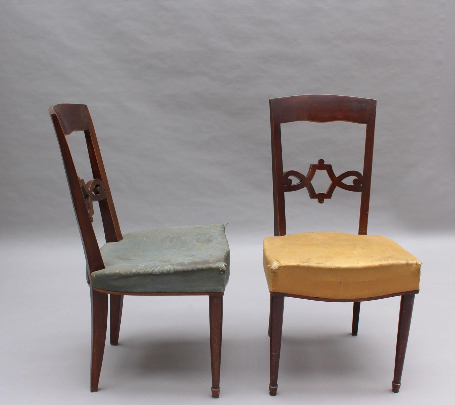 Paar feine französische Art-Déco-Mahagoni-Stühle von Jules Leleu (Art déco) im Angebot
