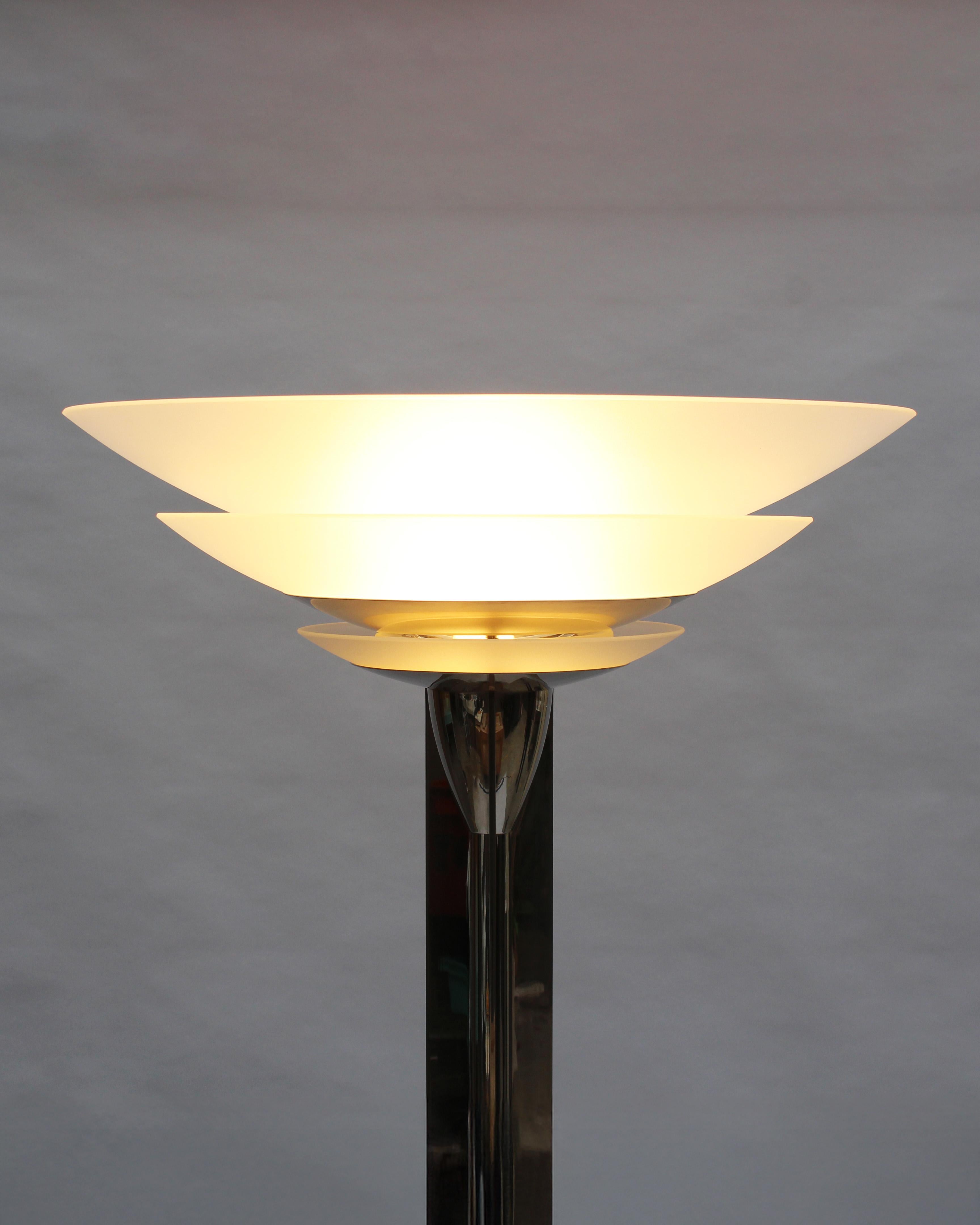 Coppia di lampade da terra in nichel e vetro Art Deco francese di Perzel in vendita 3