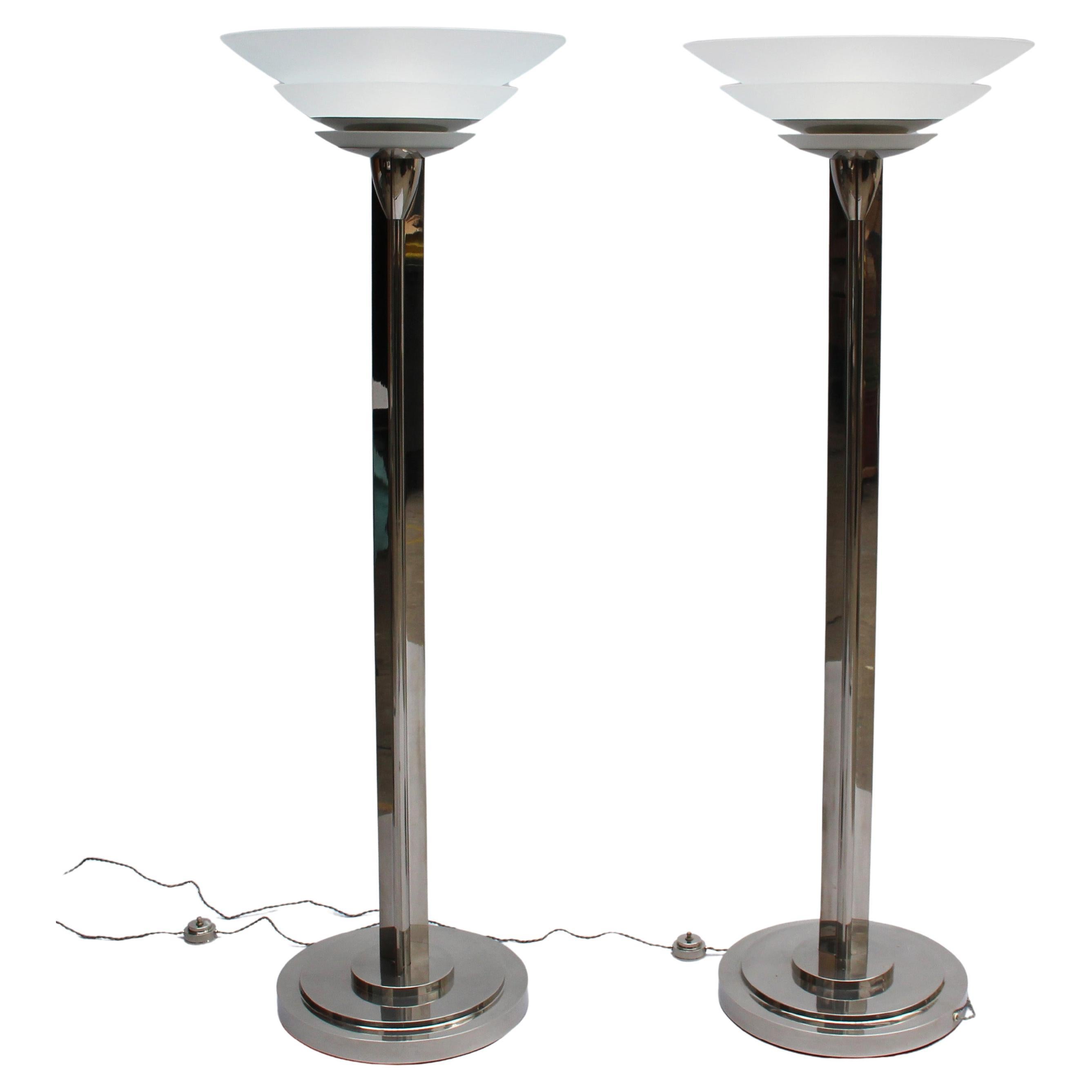Coppia di lampade da terra in nichel e vetro Art Deco francese di Perzel
