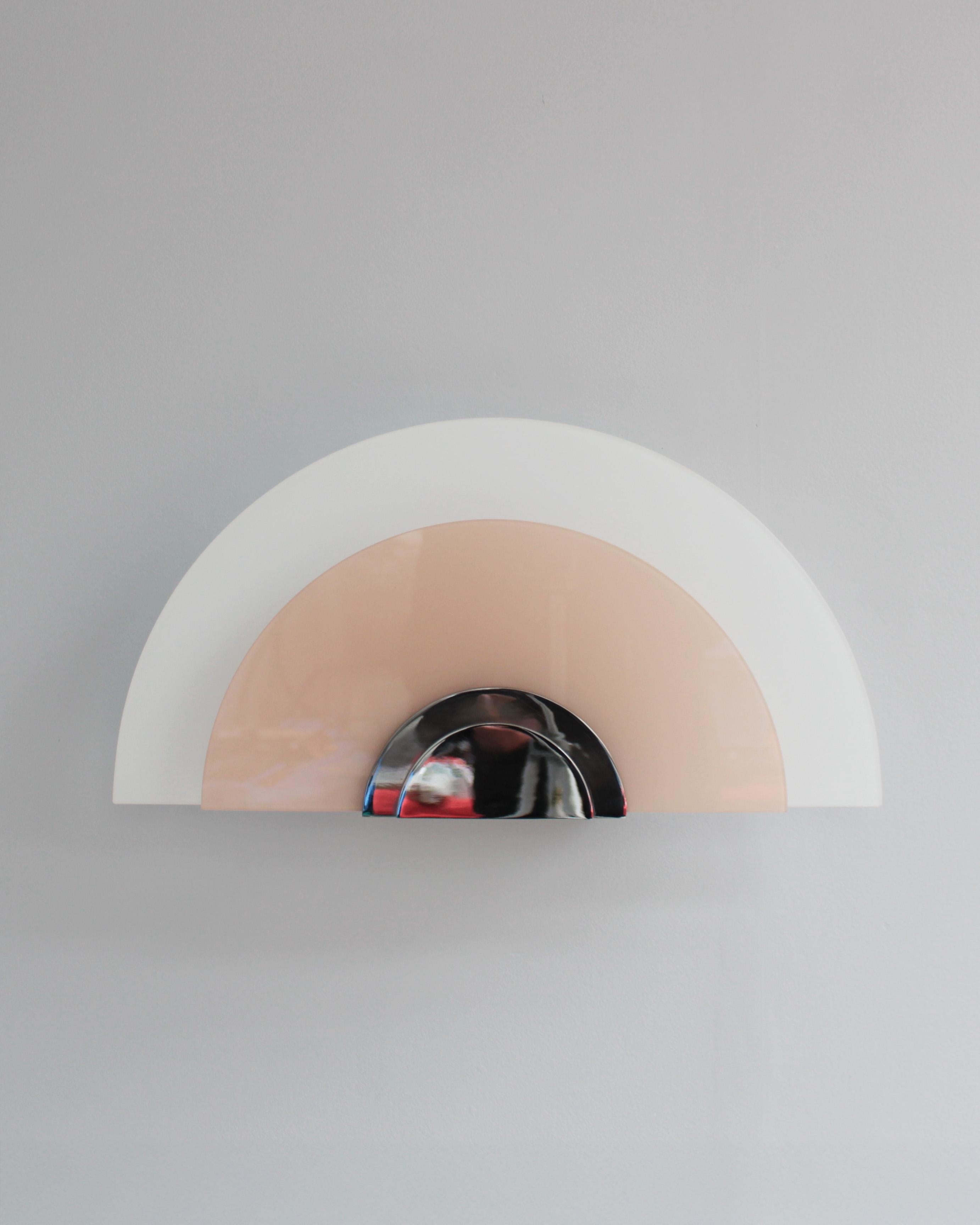 Ein Paar feiner französischer Art Deco Wandleuchten aus weißem und rosa Glas von Jean Perzel im Angebot 8