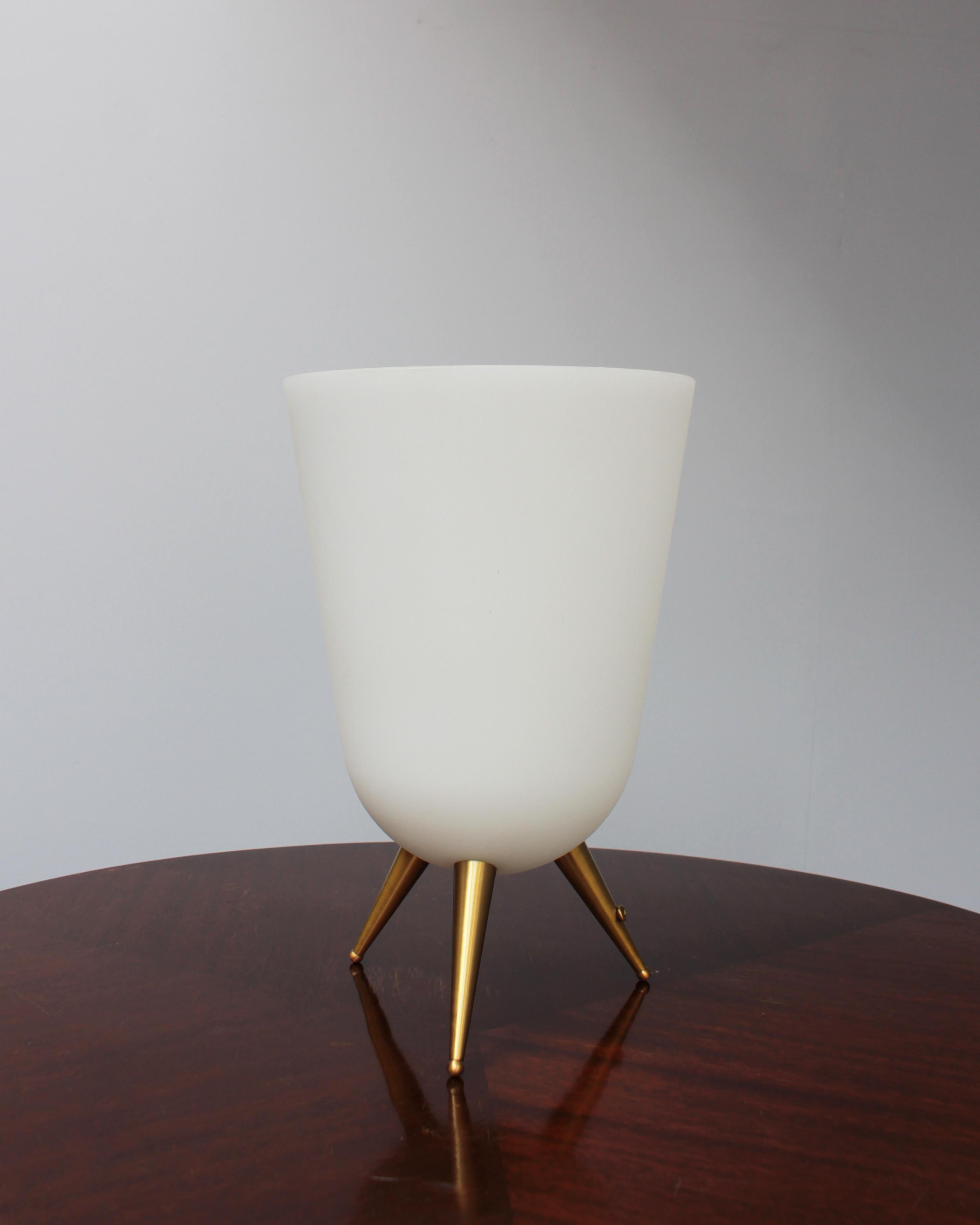 Mid-20th Century A Pair of Fine French Mid-Century Glass and Bronze Table Lamps by Jean Perzel For Sale