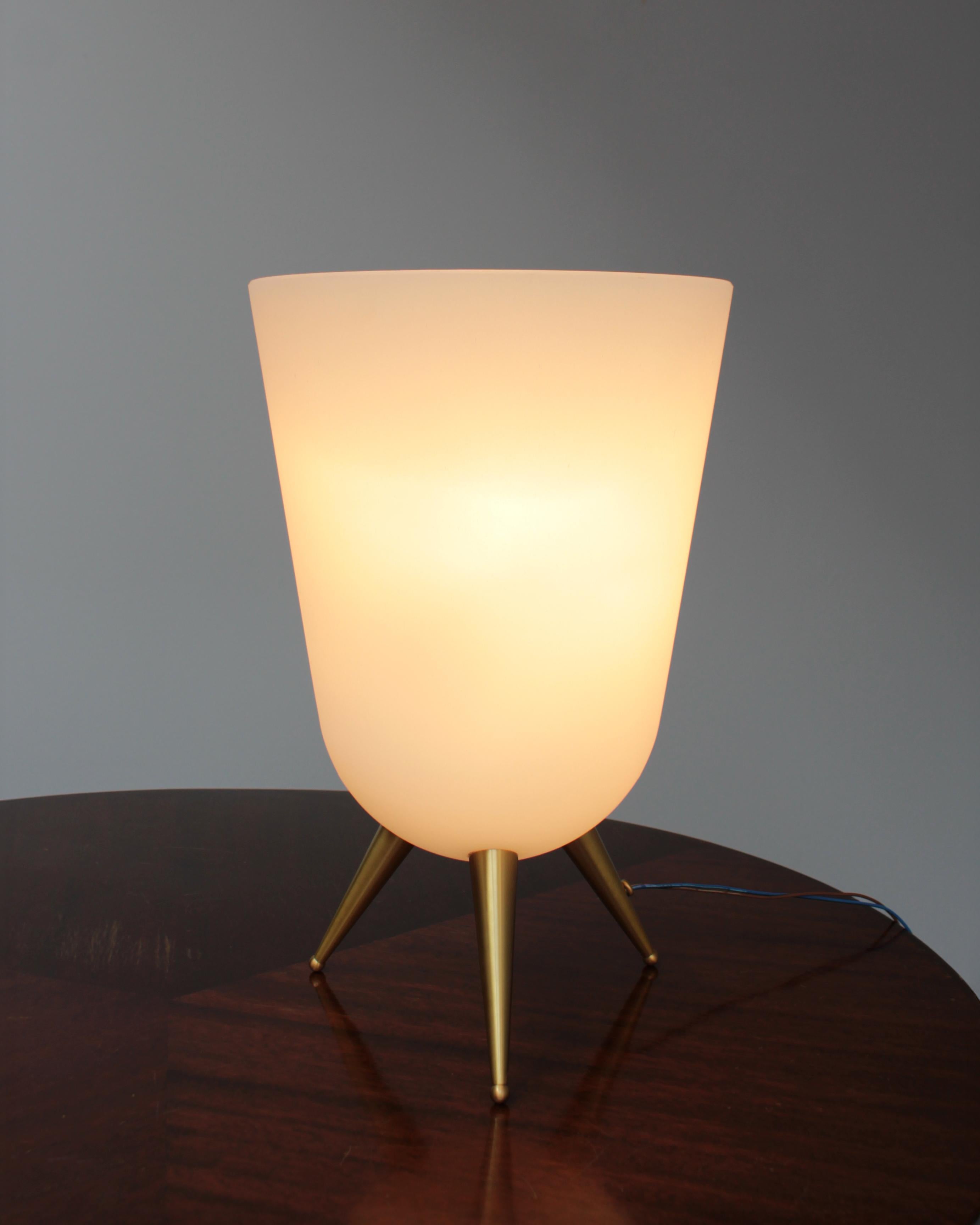 A Pair of Fine French Mid-Century Glass and Bronze Table Lamps by Jean Perzel For Sale 1