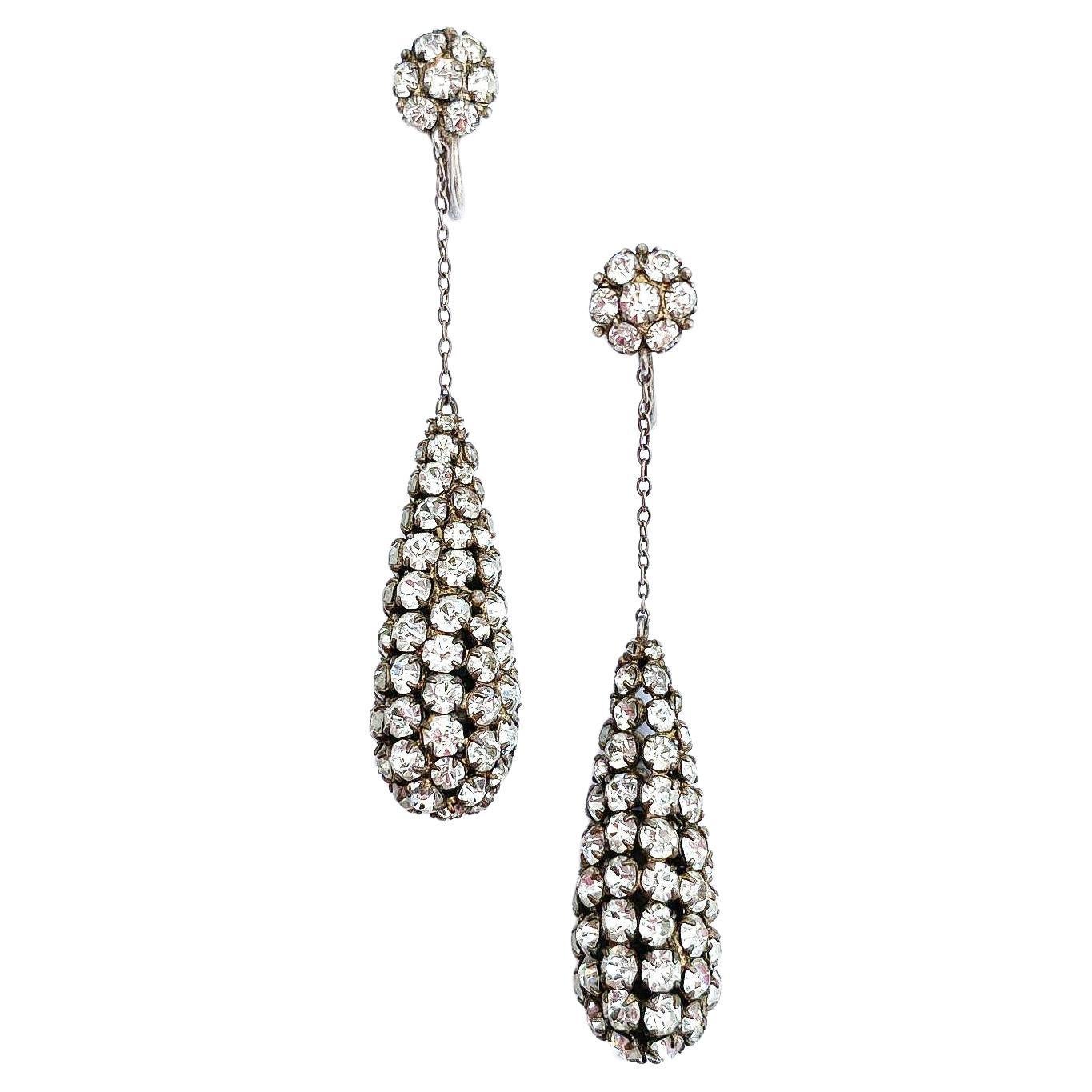 A pair of fine paste drop earring, France, 1920s For Sale