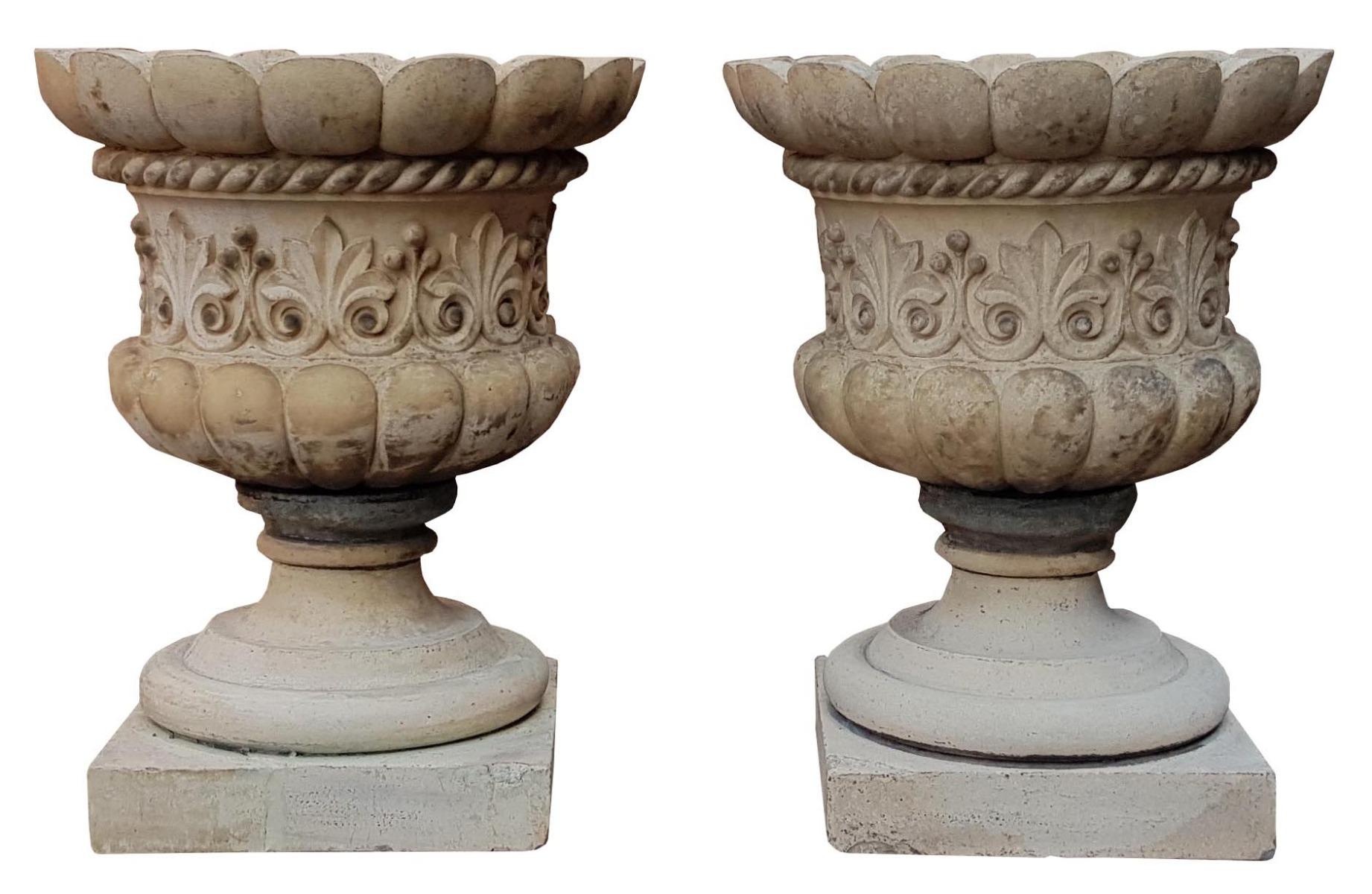 Pair of Fine Pulham & Son Stoneware Urns In Good Condition For Sale In Wormelow, Herefordshire