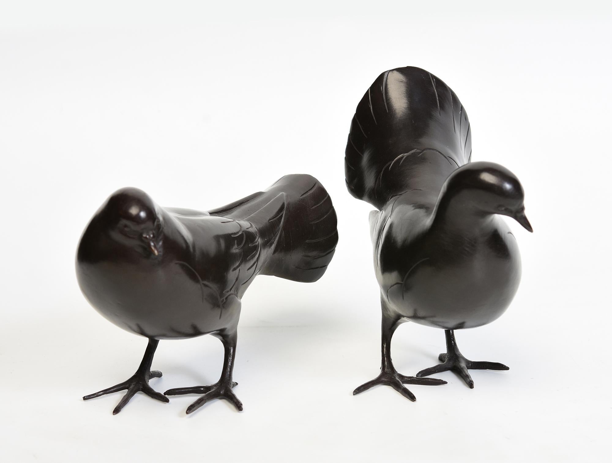 A Pair of Finely Cast Asian Bronze Birds Animal Statue with Stand For Sale 4