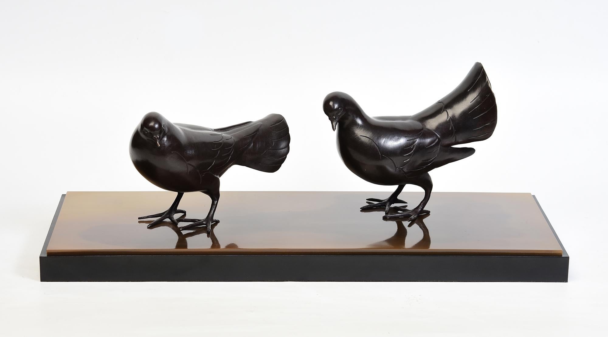 A Pair of Finely Cast Asian Bronze Birds Animal Statue with Stand For Sale 7