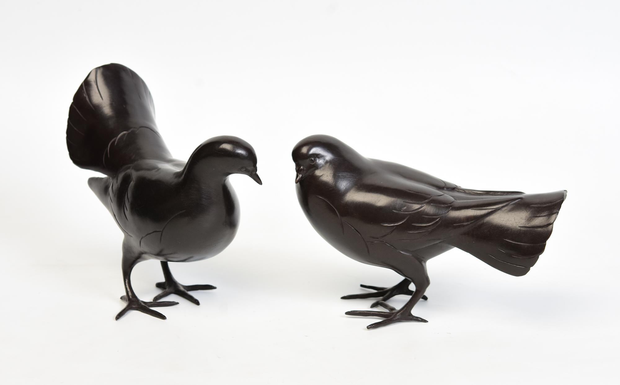 Contemporary A Pair of Finely Cast Asian Bronze Birds Animal Statue with Stand For Sale