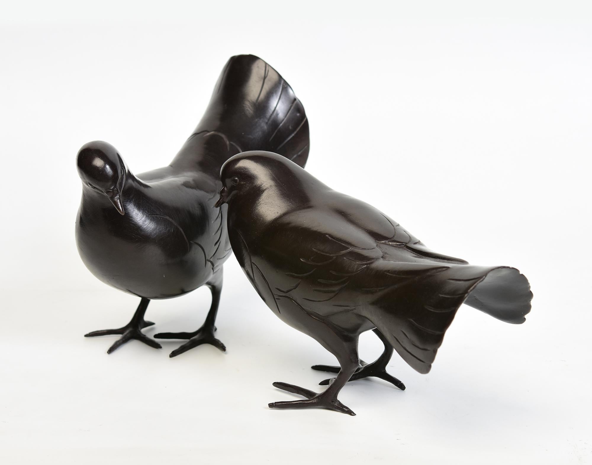 A Pair of Finely Cast Asian Bronze Birds Animal Statue with Stand For Sale 3