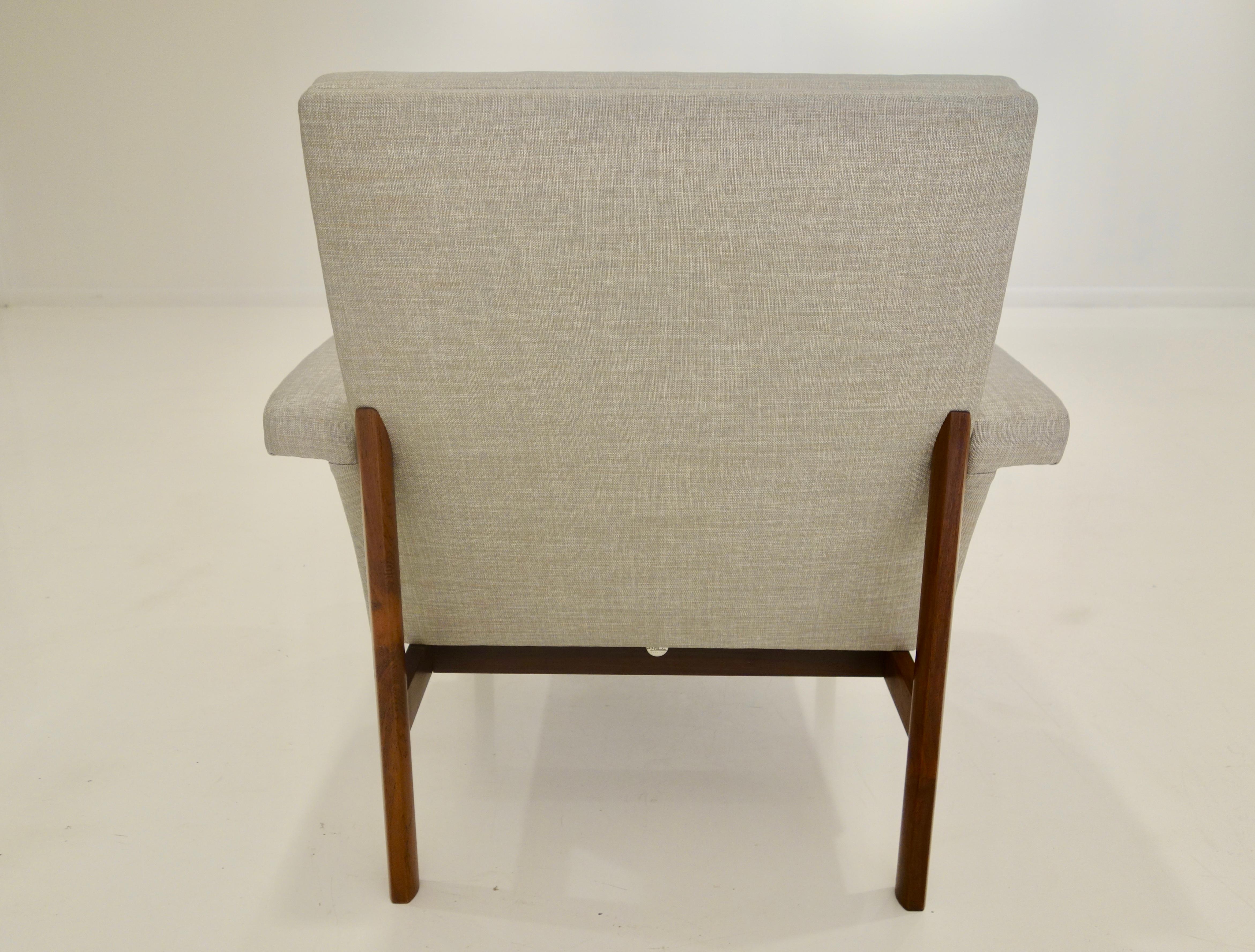 Mid-Century Modern Pair of Finn Juhl Lounge or Armchairs for France & Son in Greige Fabric For Sale