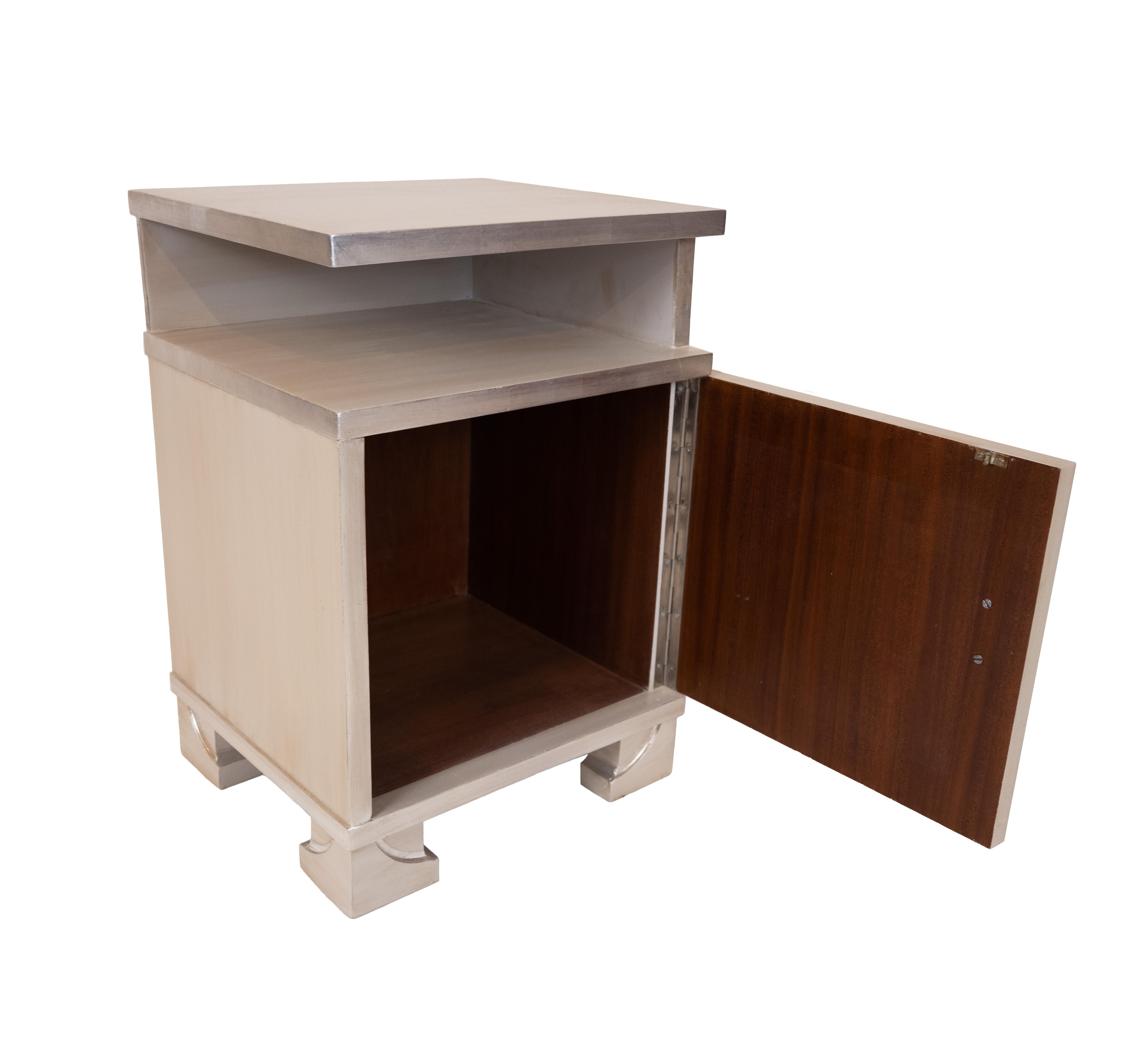 A Pair of Finnish Art Deco Side Tables In Good Condition For Sale In New York, NY