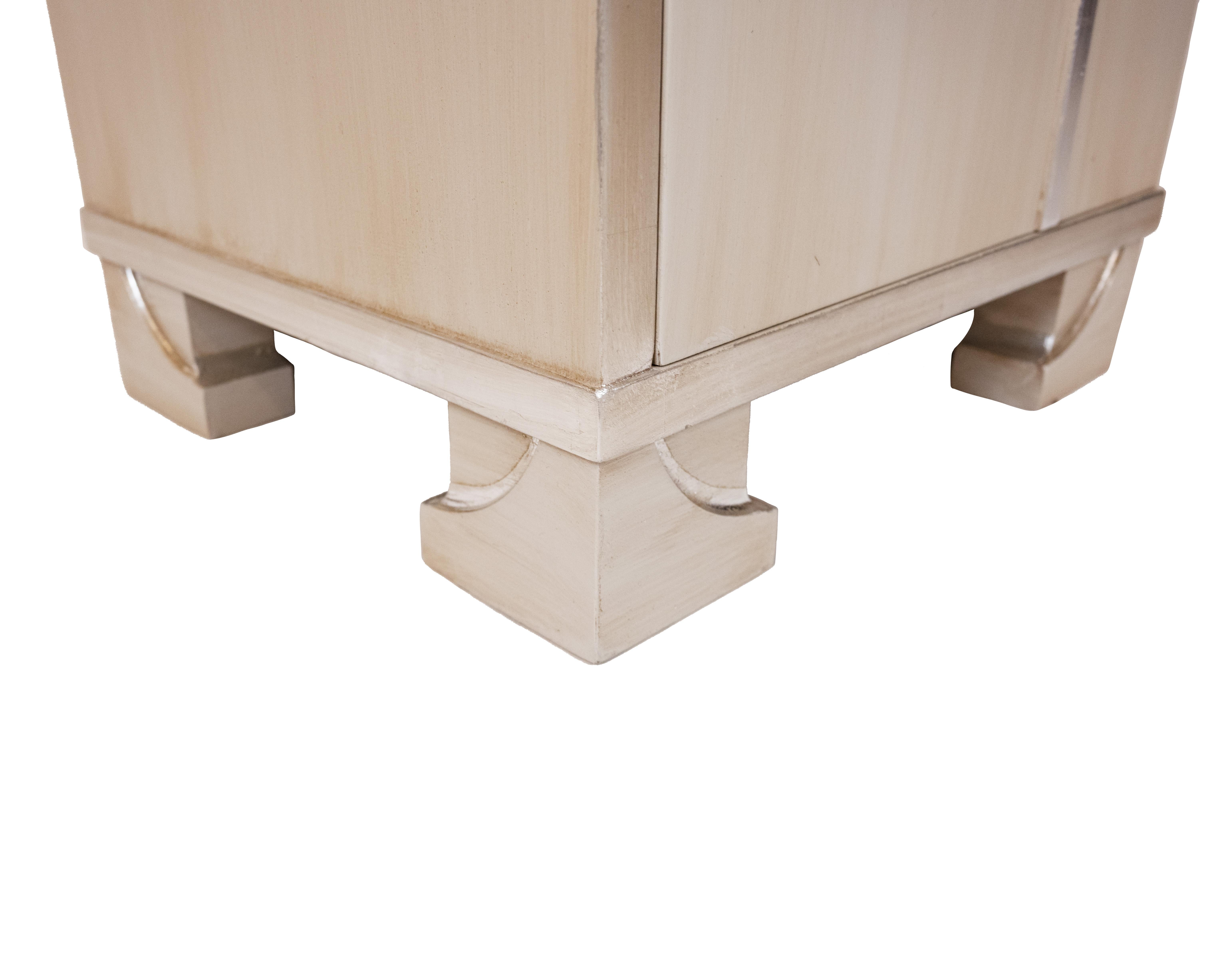 Birch A Pair of Finnish Art Deco Side Tables For Sale