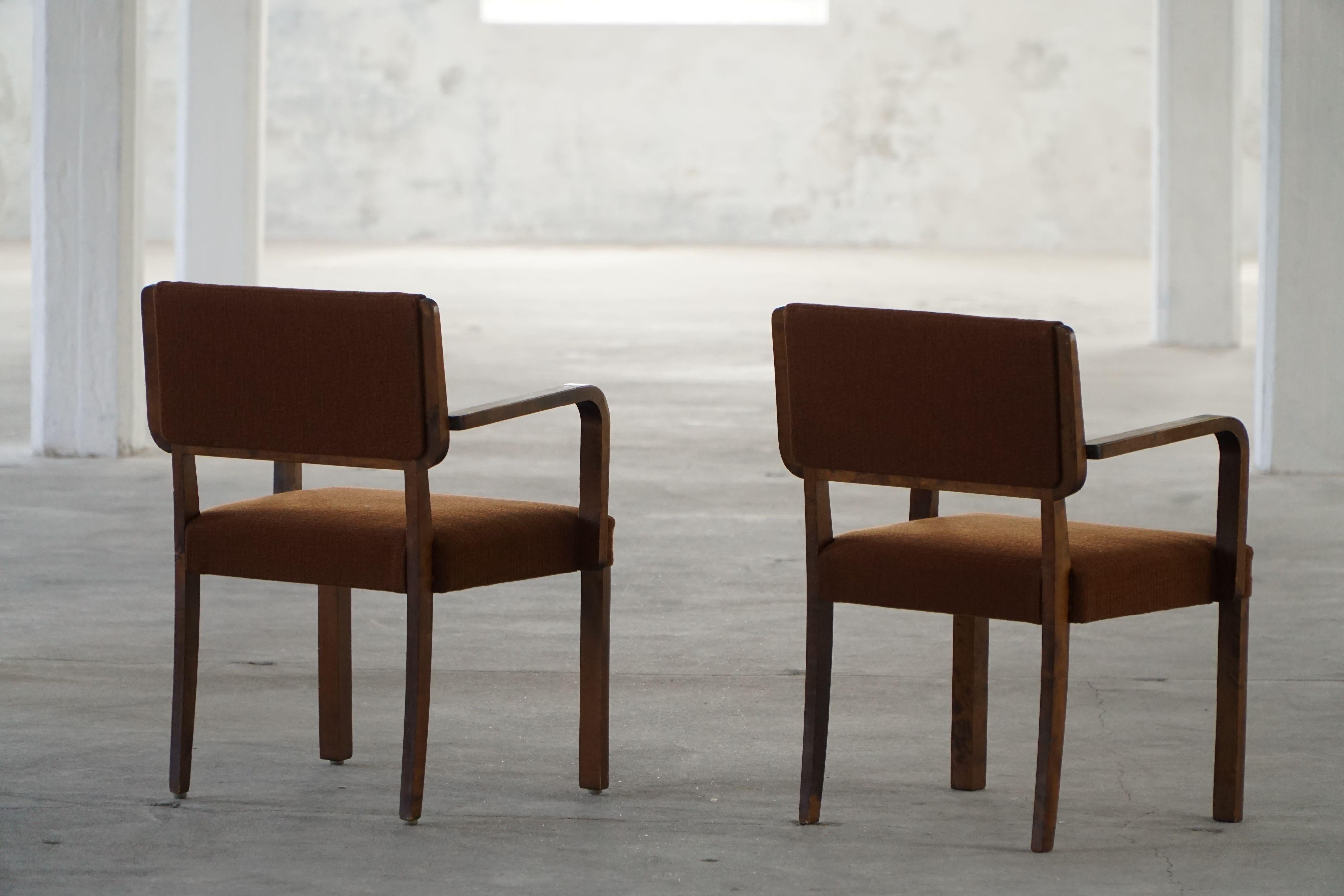 Coppia di poltrone finlandesi della metà del secolo scorso nello stile di Alvar Aalto, anni '50 in vendita 7