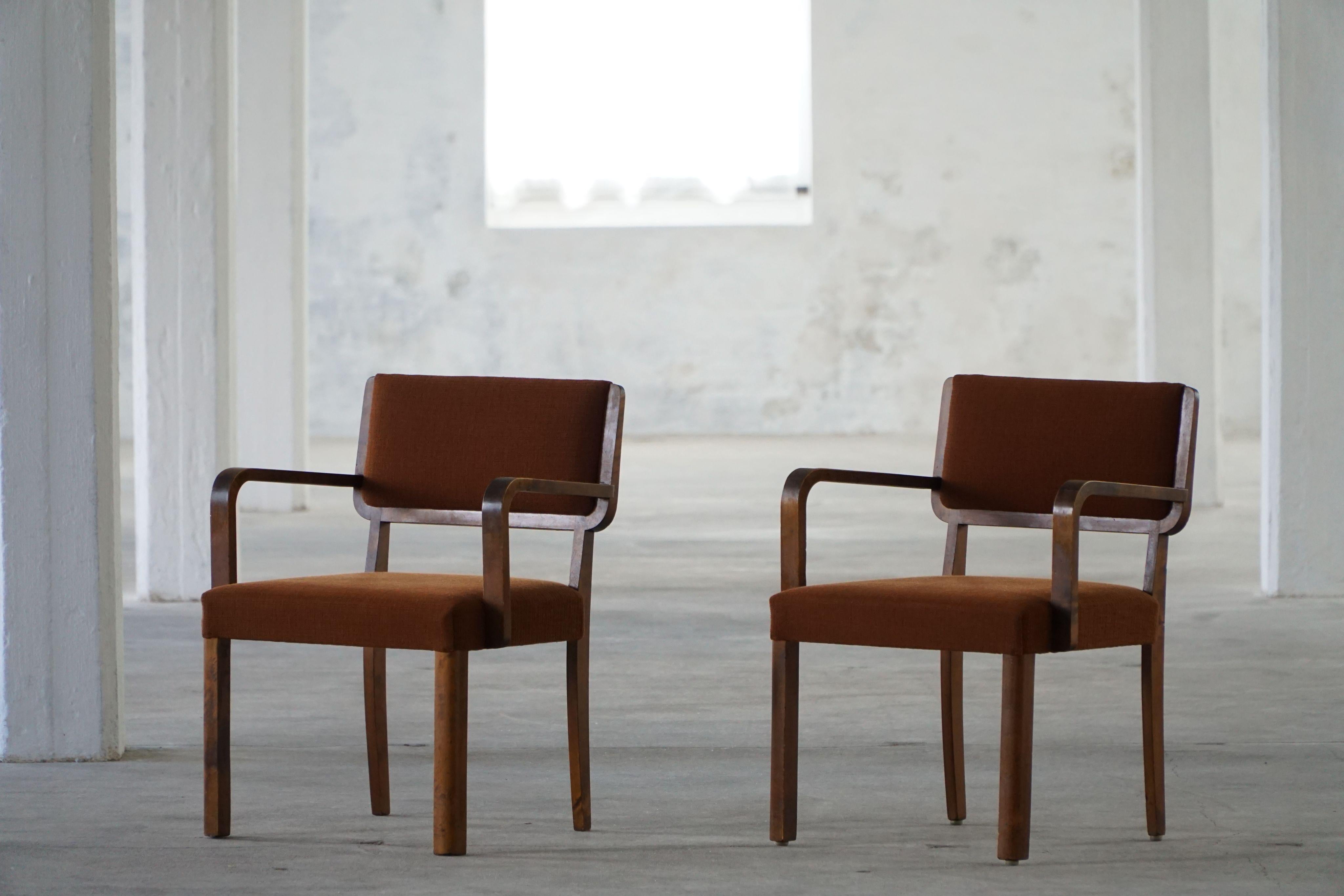 Finlandese Coppia di poltrone finlandesi della metà del secolo scorso nello stile di Alvar Aalto, anni '50 in vendita