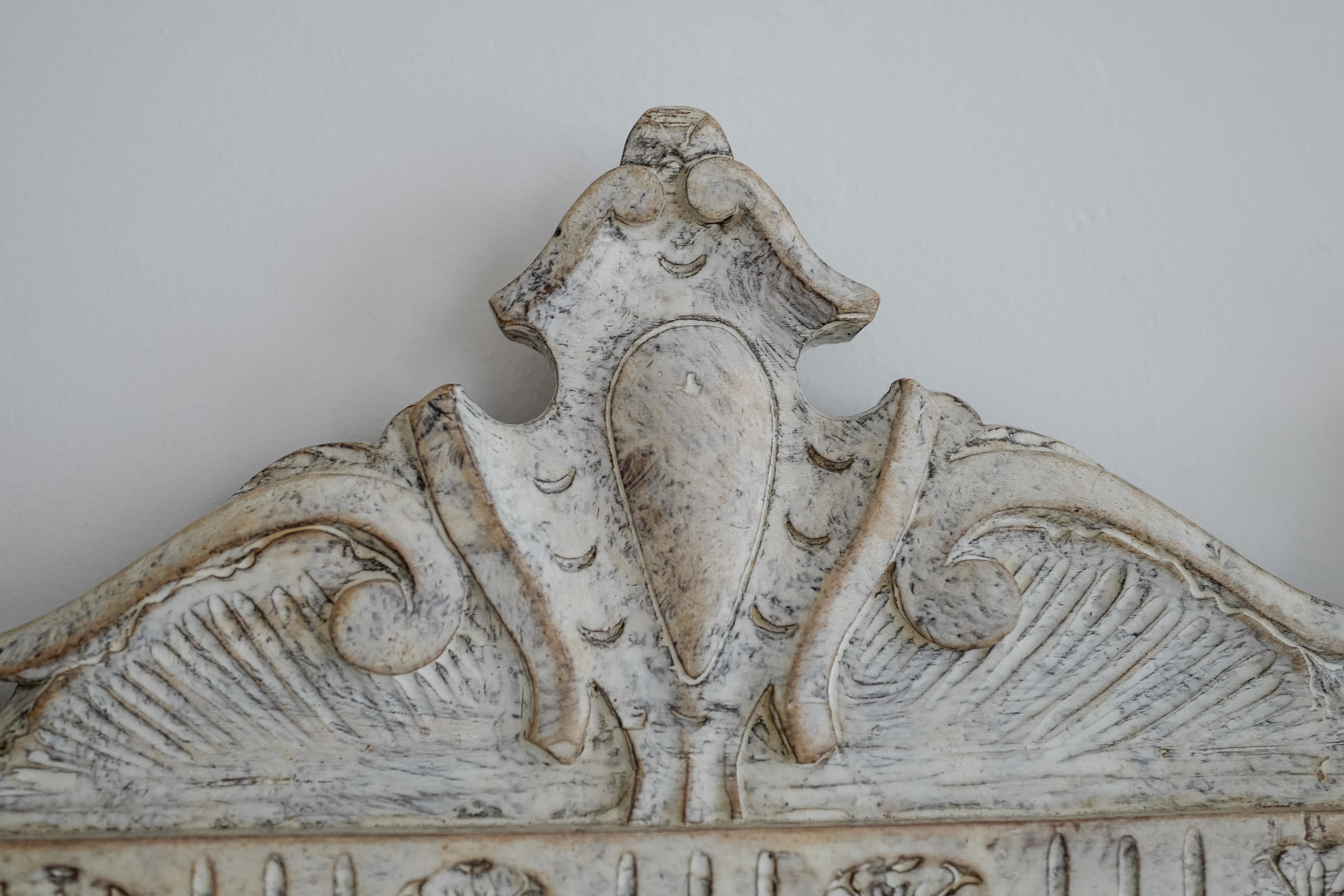 Paire de miroirs italiens de Firenze du 18ème siècle en bois doré peint en vente 1