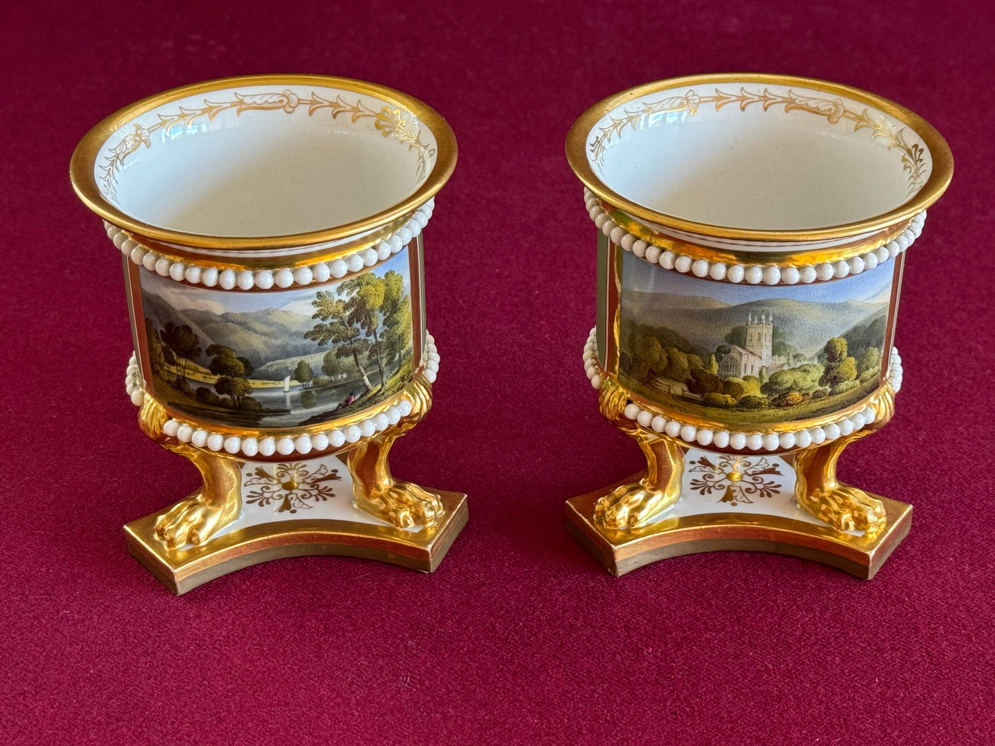 Pareja de jarrones de porcelana de Flight, Barr & Barr Worcester c.1820 Británico en venta