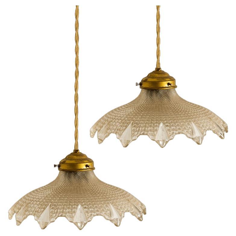 Ein Paar Blumen-Diamant-Kronleuchter aus Art Deco-Glas, Europa, Frankreich im Angebot