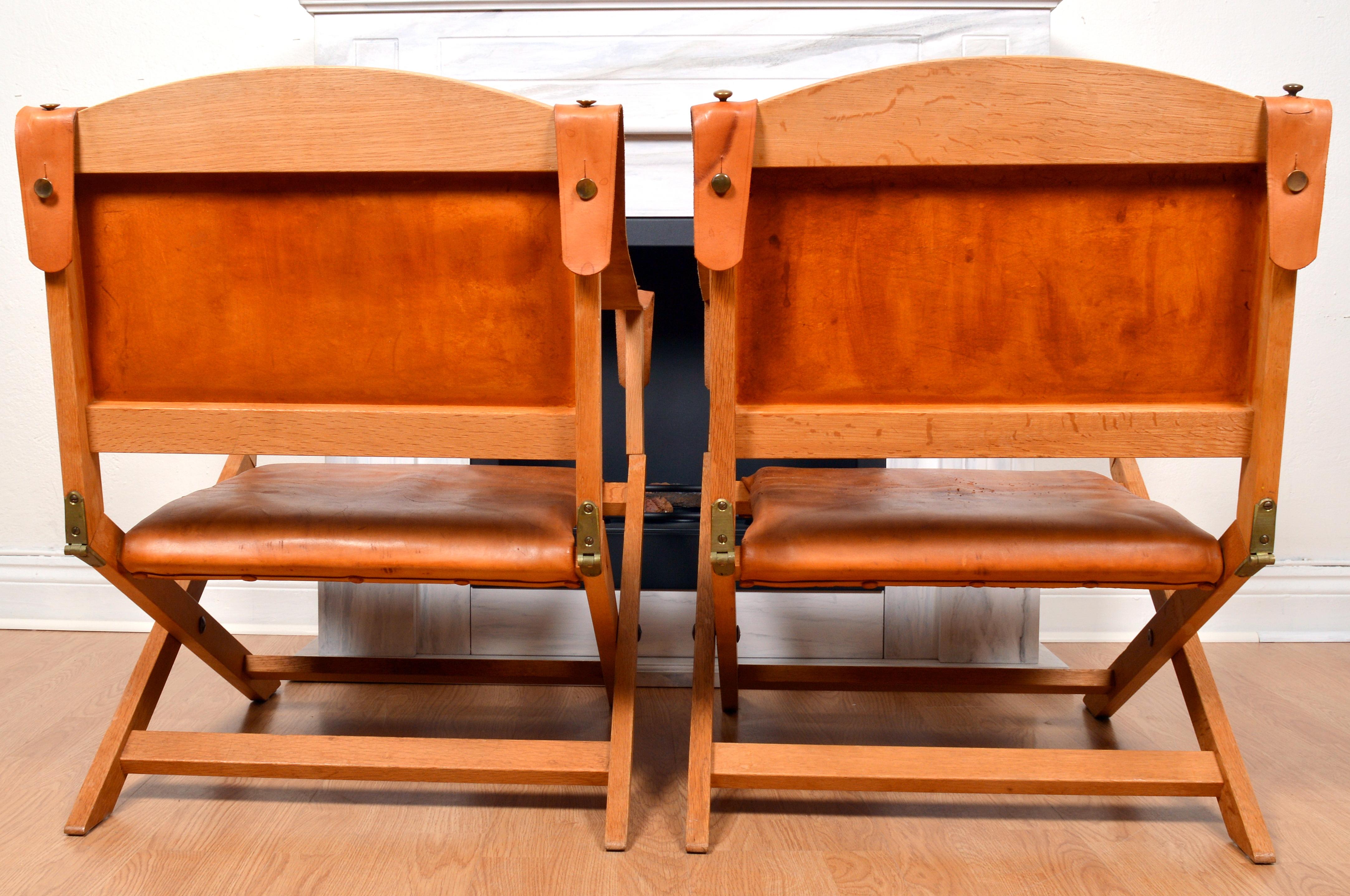 Un par de sillones plegables suecos Safari X de roble y cuero en Bueno estado para la venta en Stockholm, SE