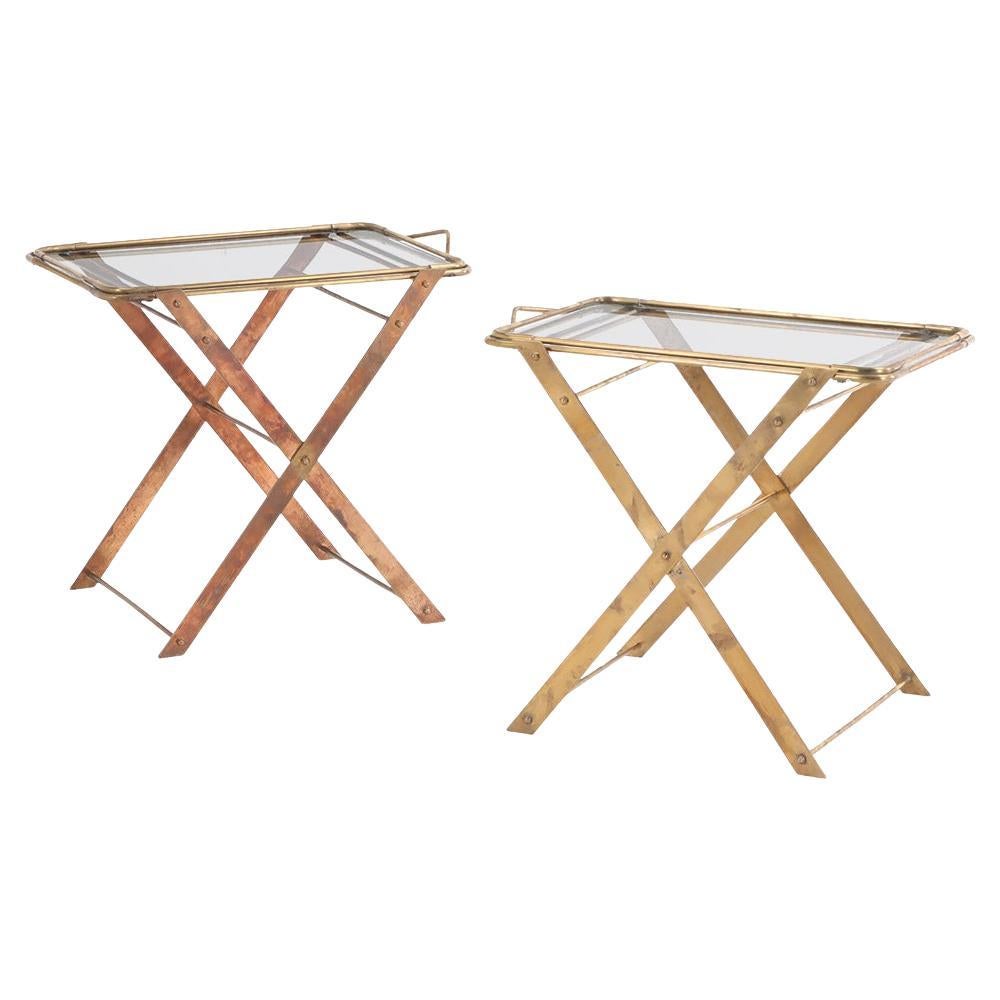 Coppia di vassoi da maggiordomo pieghevoli in ottone / Tavolini da bere, C.C. 1970. in vendita