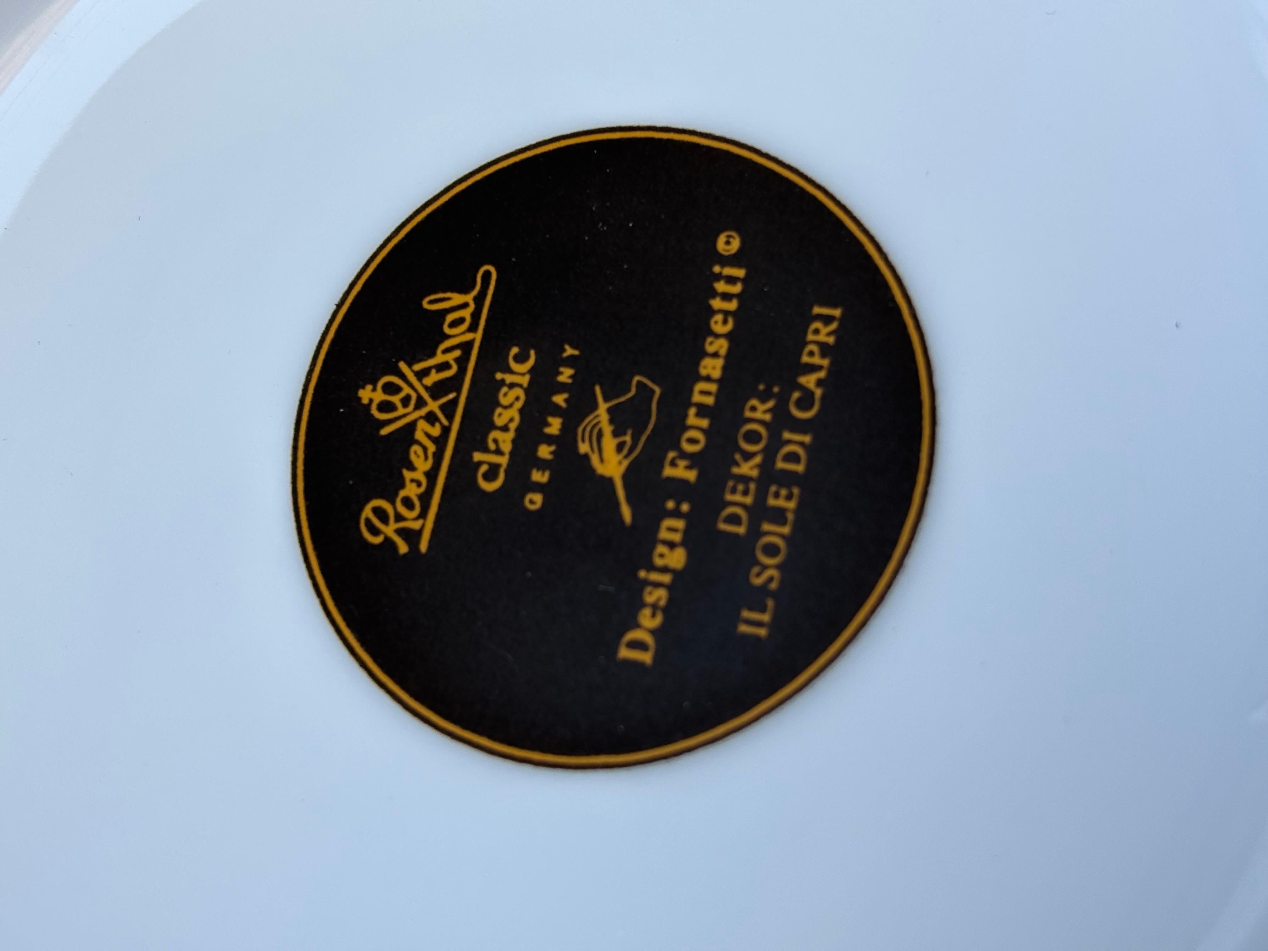 Coppia di vasi in porcellana Fornasetti di Rosenthal In condizioni ottime in vendita a Vienna, AT