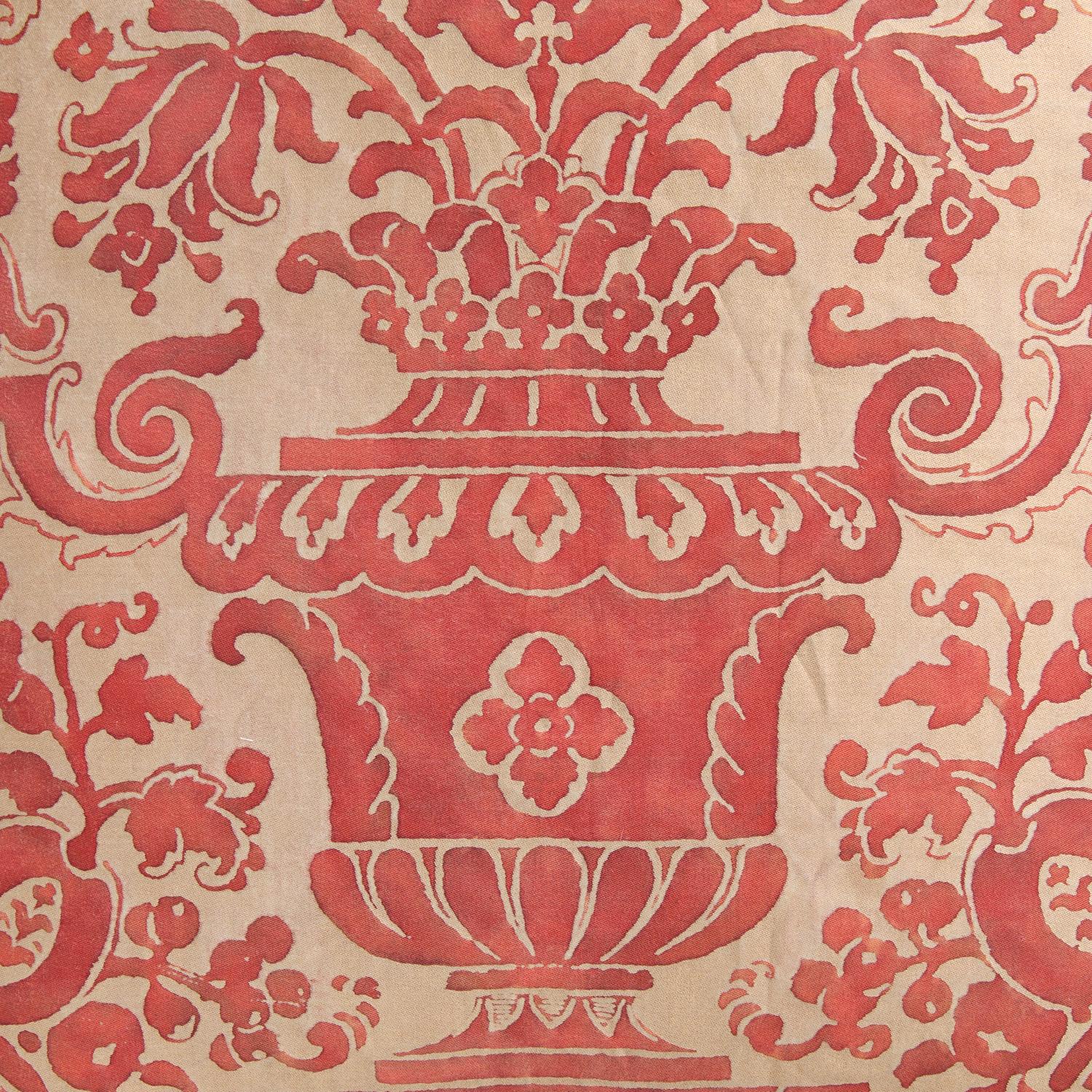 XXIe siècle et contemporain Paire de coussins Fortuny à motif Carnavalet en vente