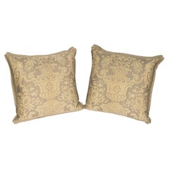Paire de coussins Fortuny à motif Carnavalet