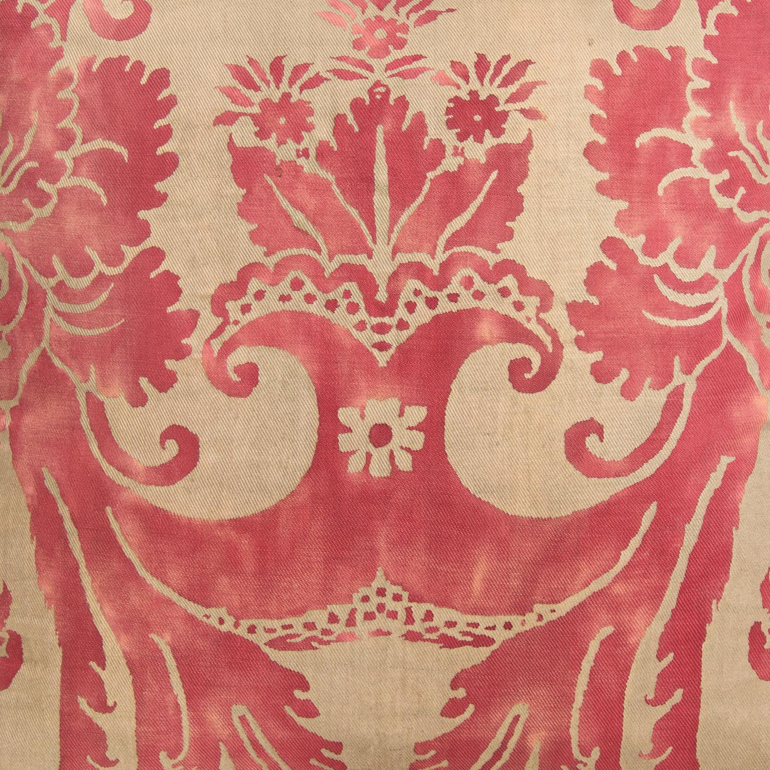 Ein Paar Fortuny-Kissen mit Glicine-Muster (21. Jahrhundert und zeitgenössisch) im Angebot