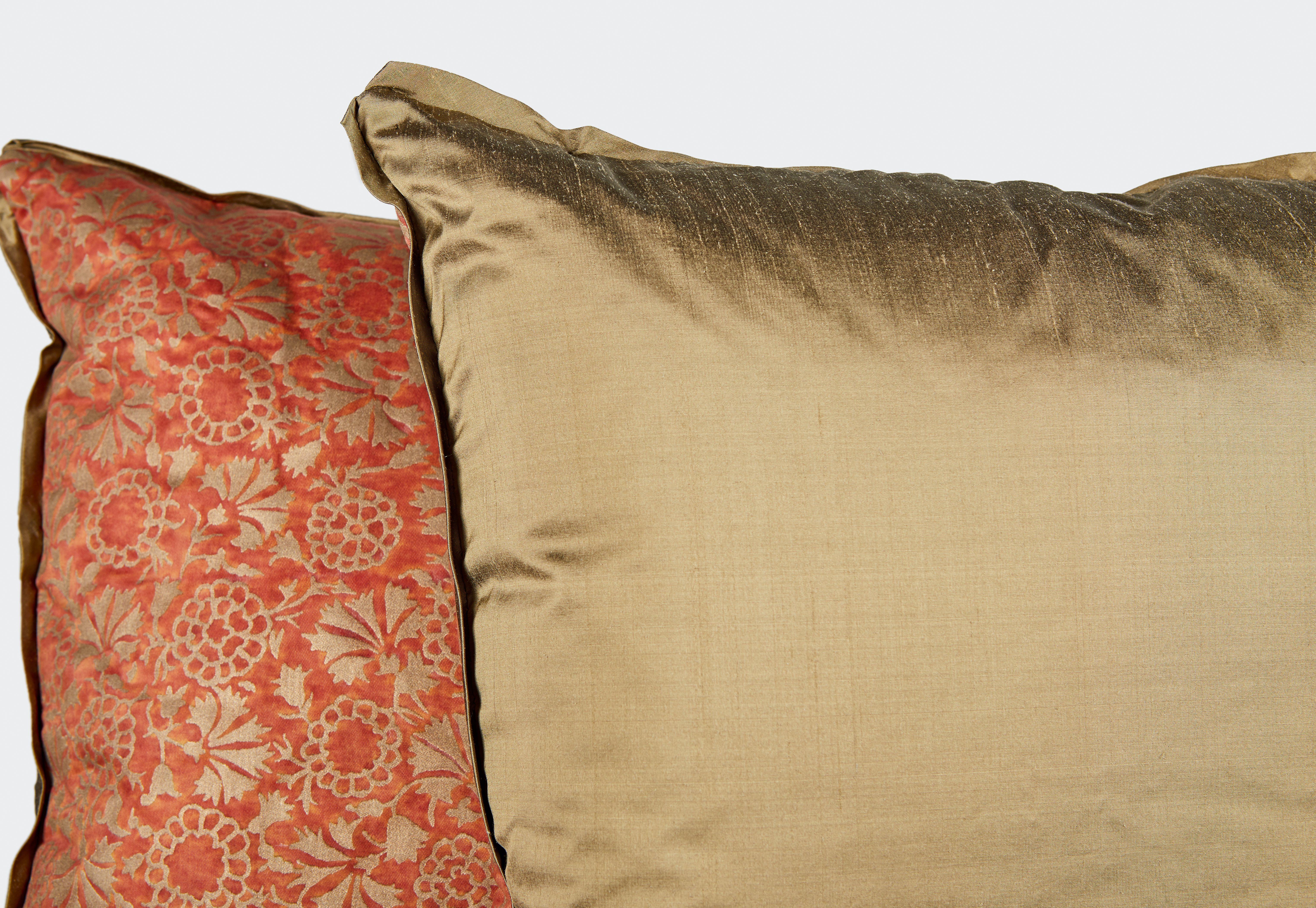 Contemporary Pair of Fortuny Fabric Cushions in the Irani Pattern For Sale