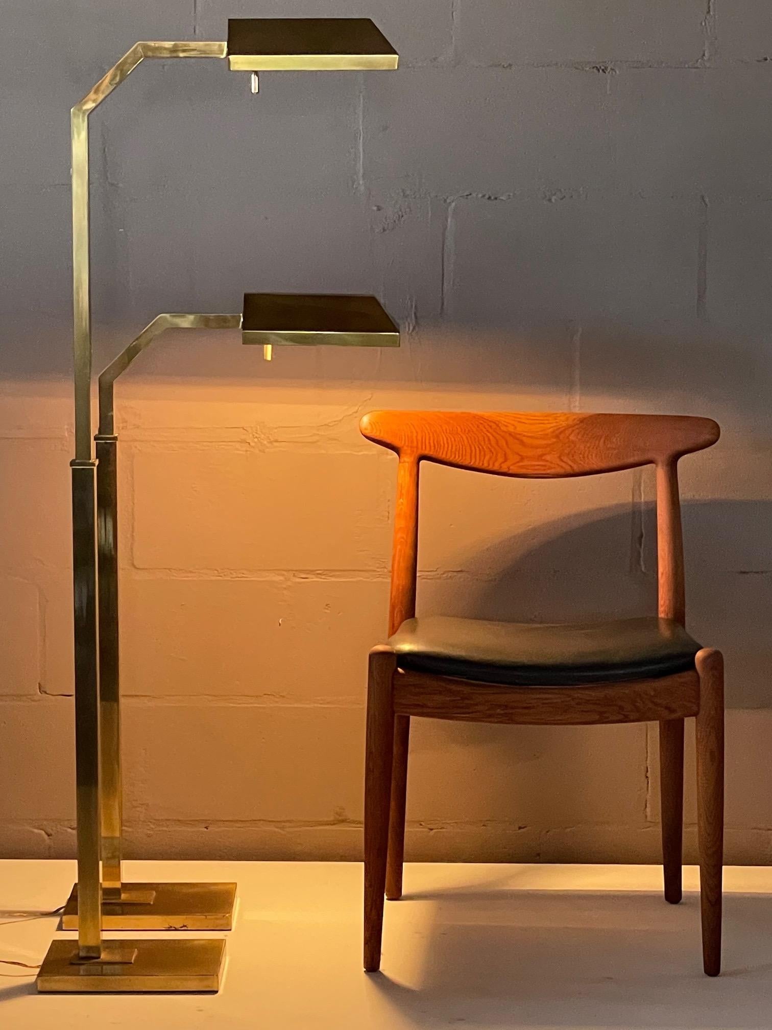 Pair of Frederick Cooper Adjustable Height Reading Lamps In Good Condition In St.Petersburg, FL