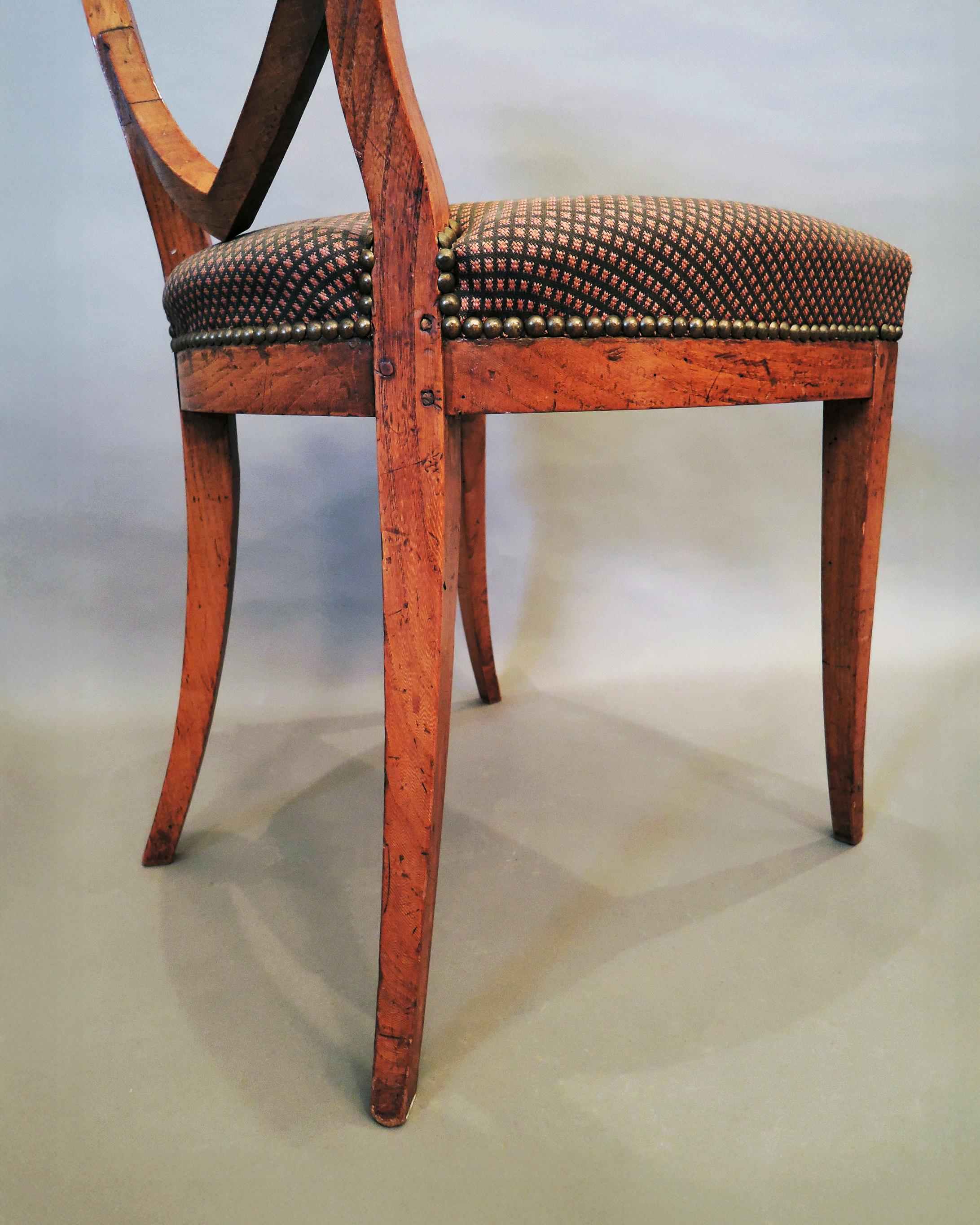 Un par de sillas de comedor neoclásicas francesas de 1940 en venta 2