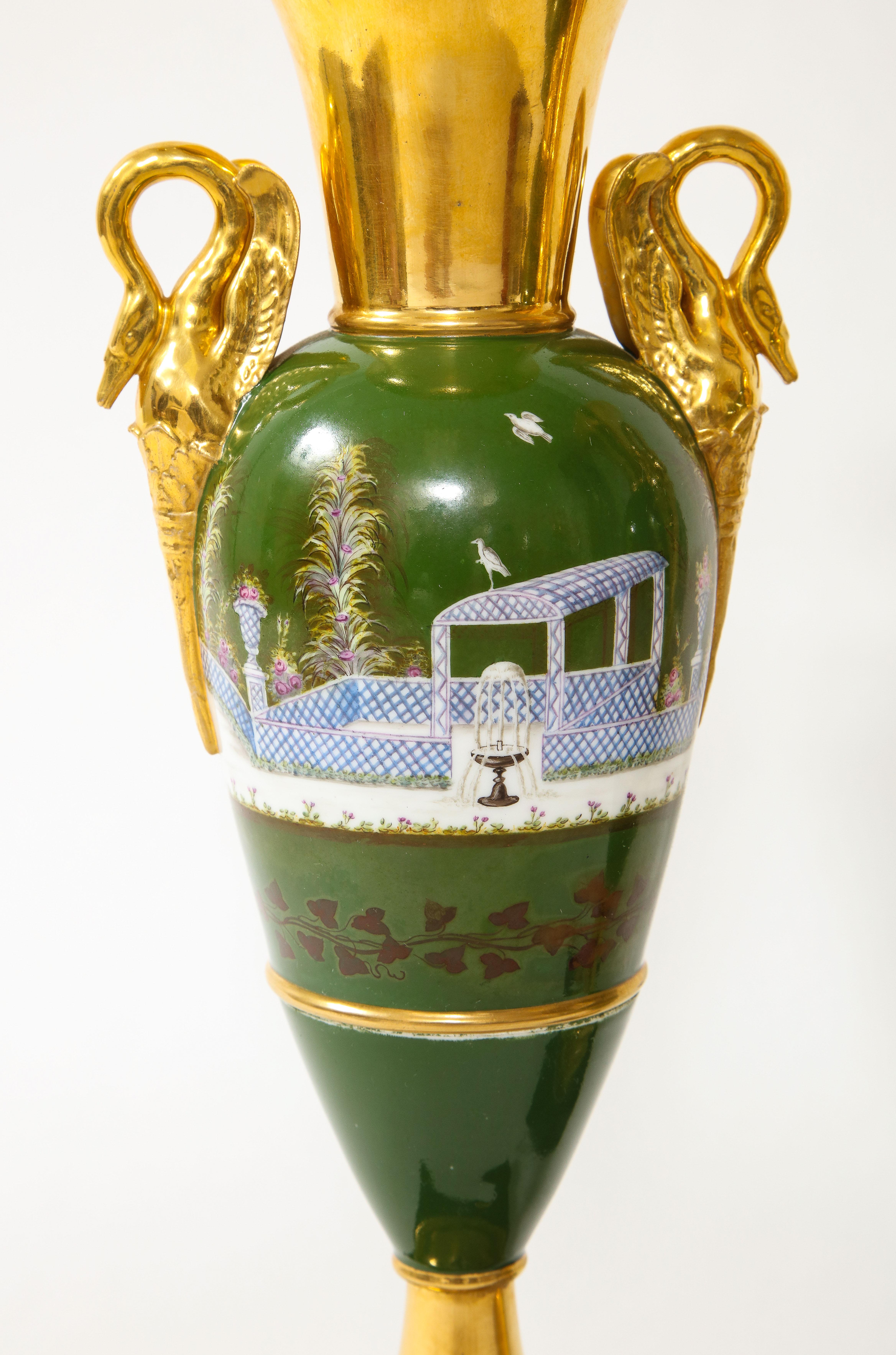 Paire de vases à anse de cygne en porcelaine de Old Paris, période Empire, du 19e C. en vente 4