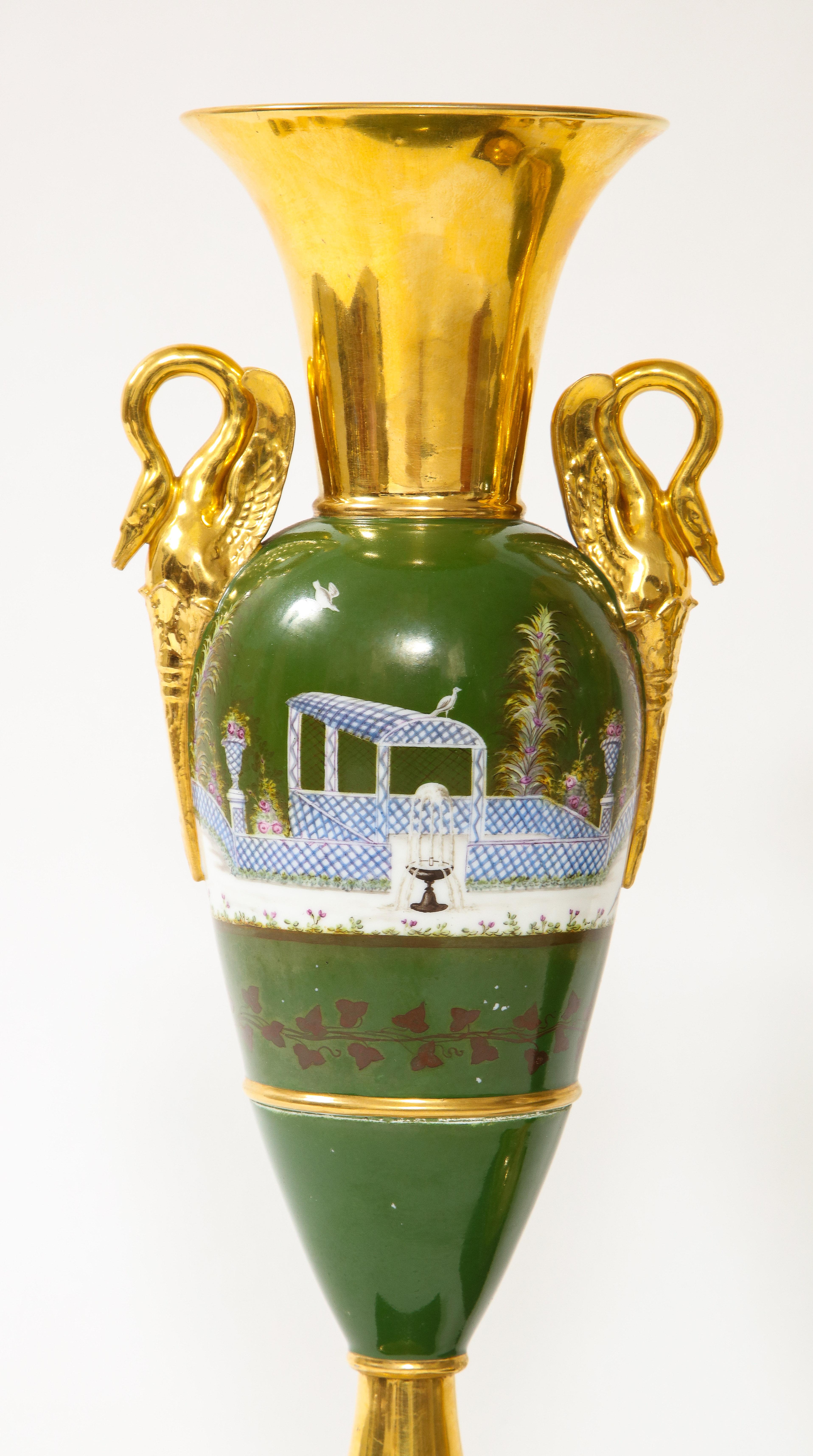 Paire de vases à anse de cygne en porcelaine de Old Paris, période Empire, du 19e C. en vente 5