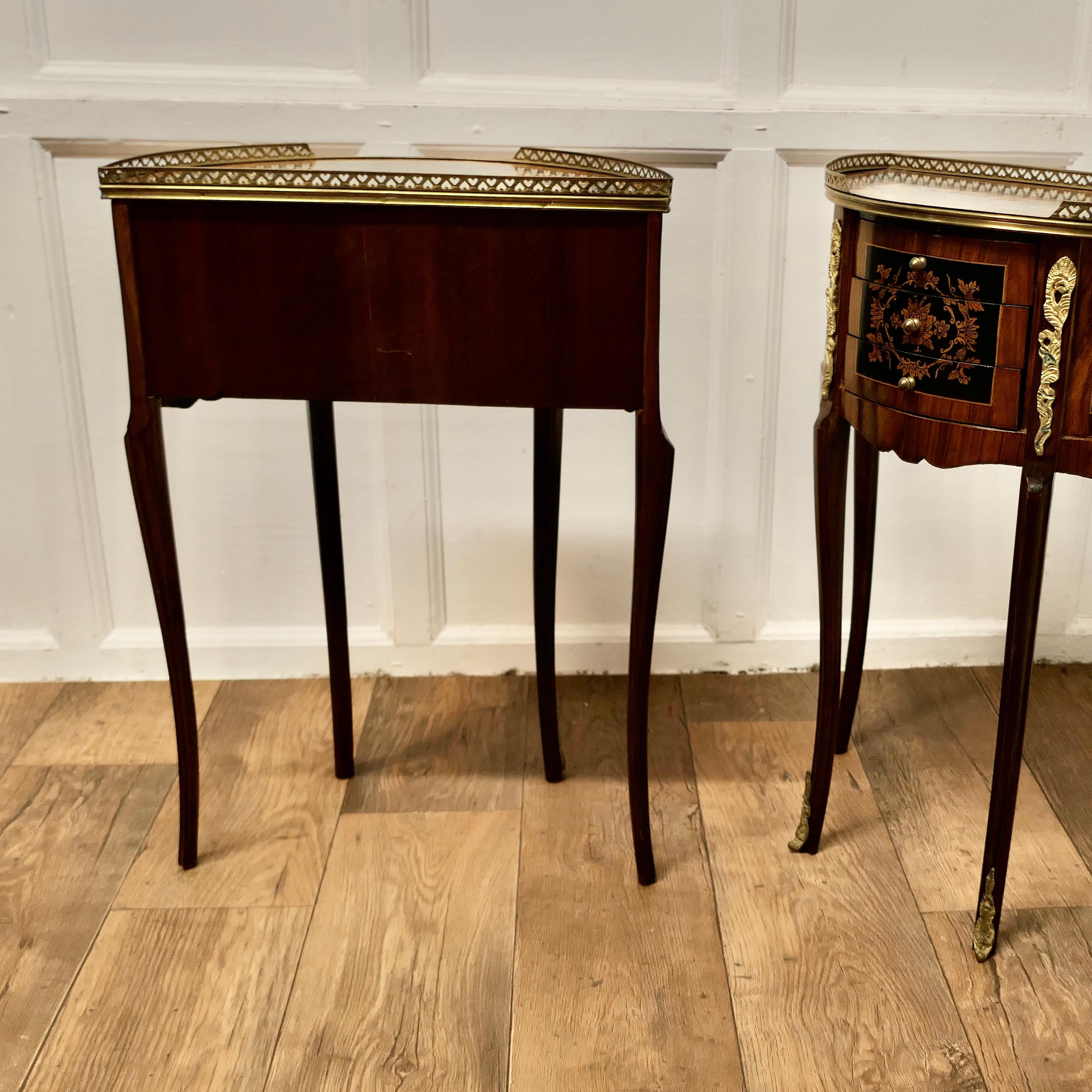A Pair of French 19th Century Leaf Design Small Side Tables or Bedside Cabinets  4