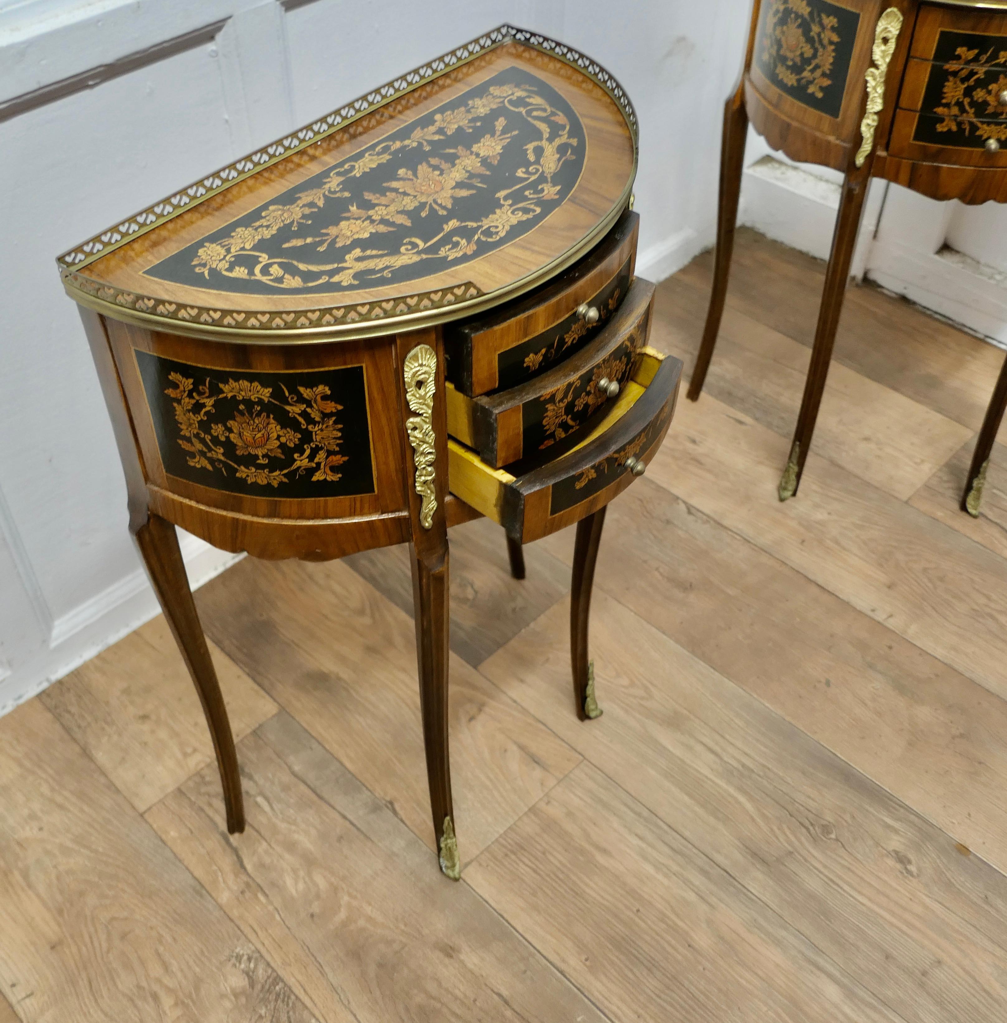 A Pair of French 19th Century Leaf Design Small Side Tables or Bedside Cabinets  3
