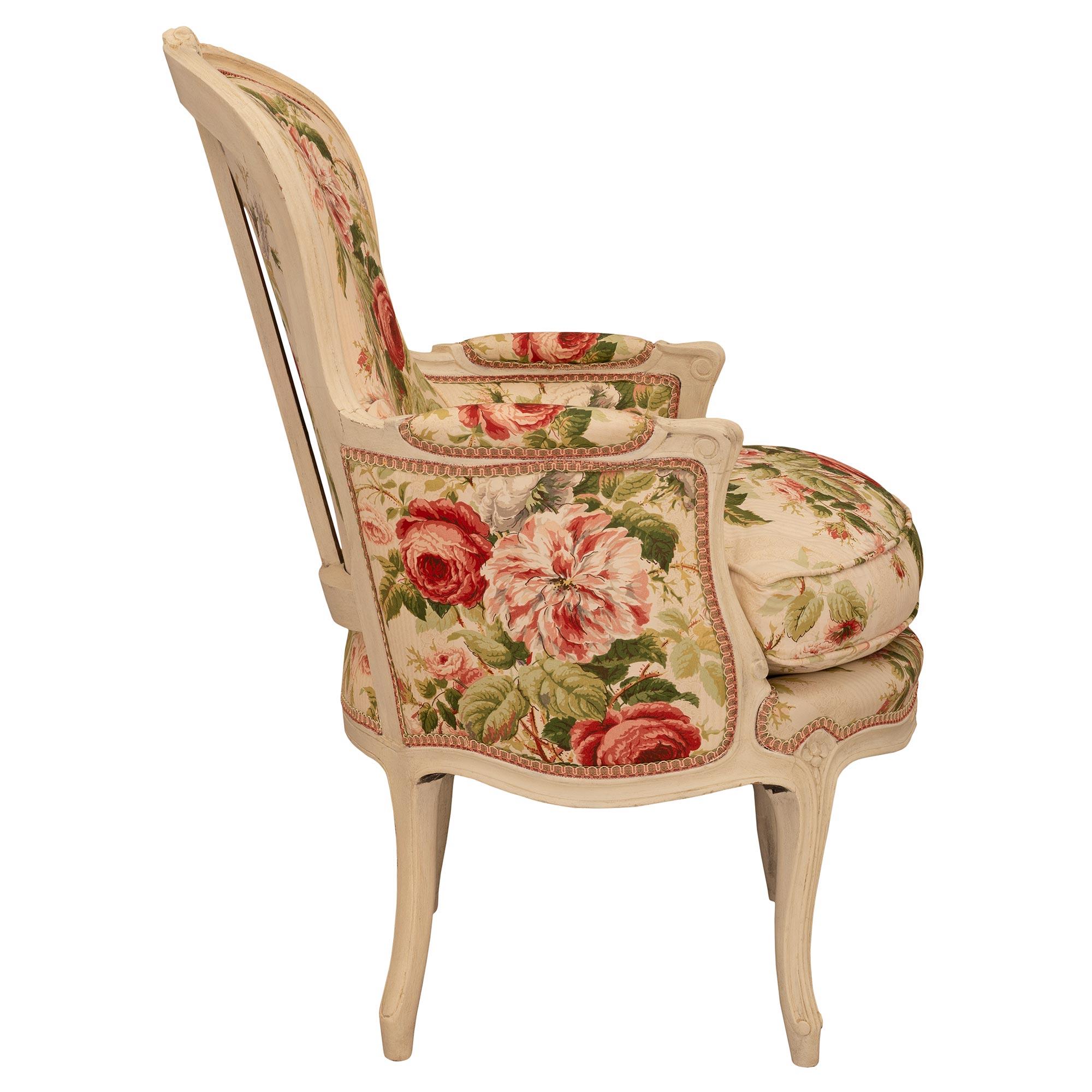 Français Paire de fauteuils français du 19ème siècle en bois patiné de style Louis XV en vente