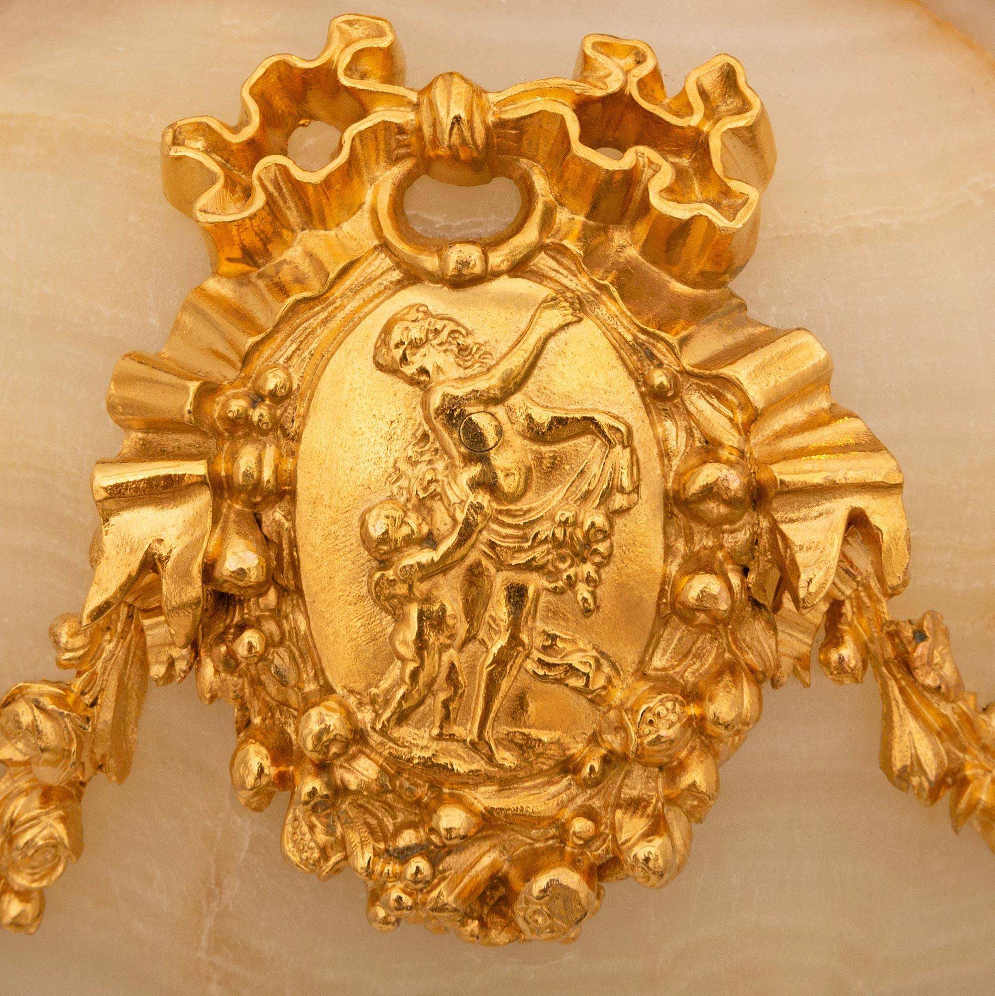 Coppia di lampade francesi del XIX secolo in onice e ormolu di stile Luigi XVI in vendita 2
