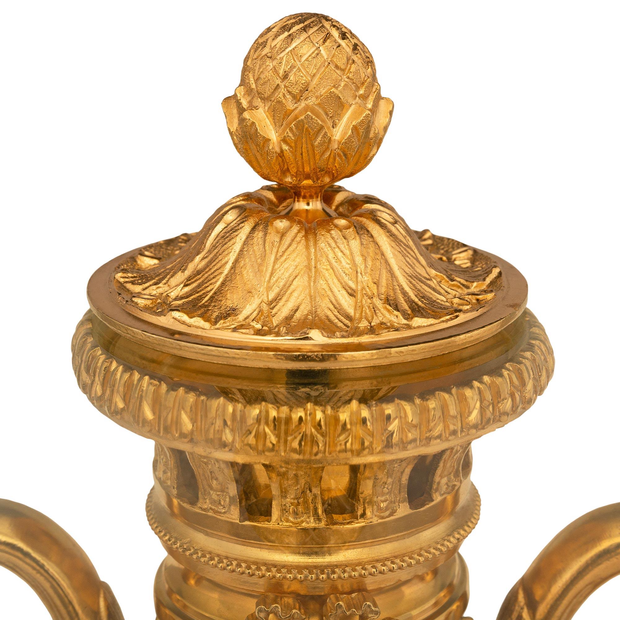 XIXe siècle Paire d'objets en marbre rouge Griotte de style Louis XVI du 19e siècle. Marbre Rouge Griotte en vente