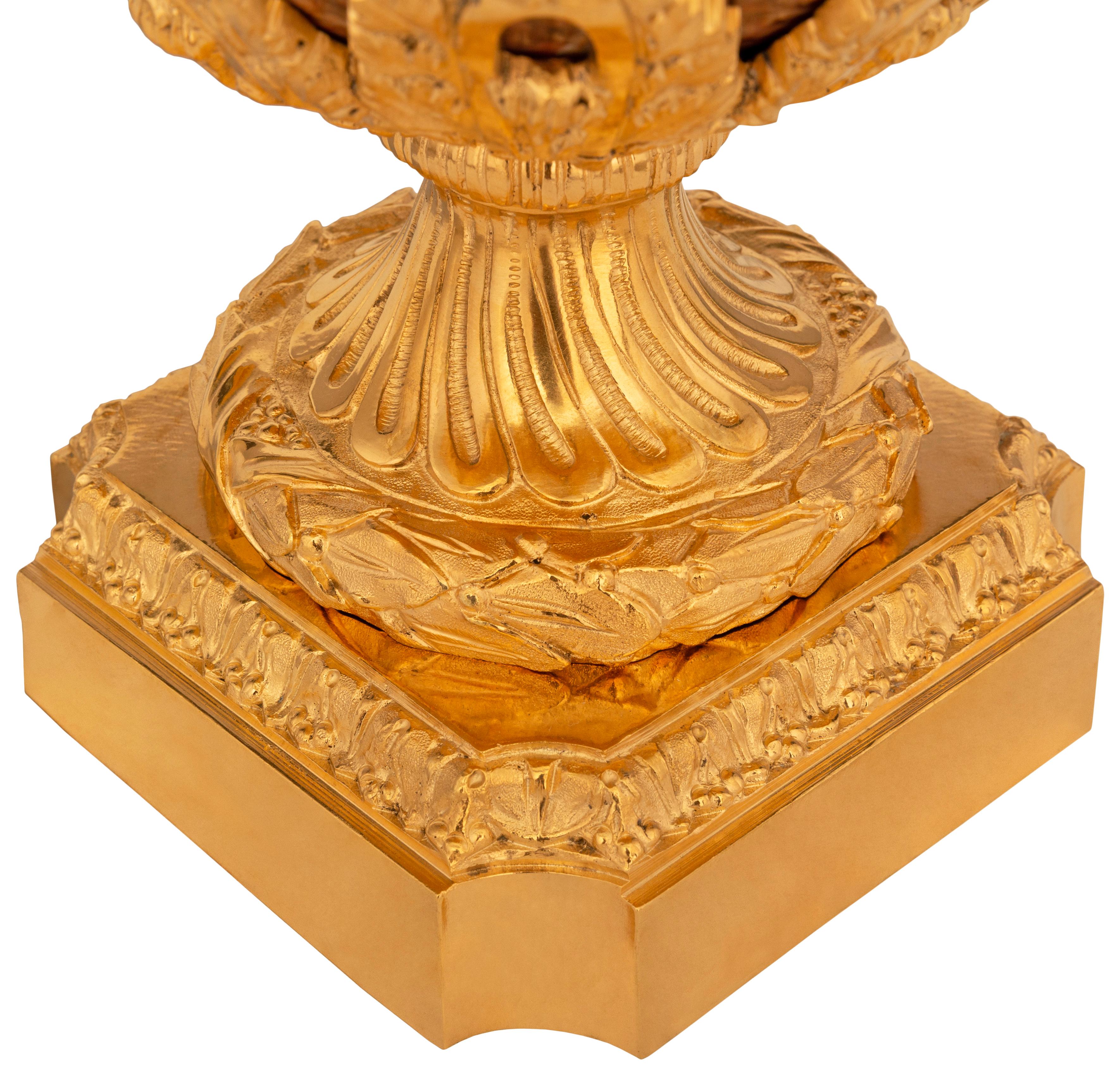 Paire d'objets en marbre rouge Griotte de style Louis XVI du 19e siècle. Marbre Rouge Griotte en vente 3