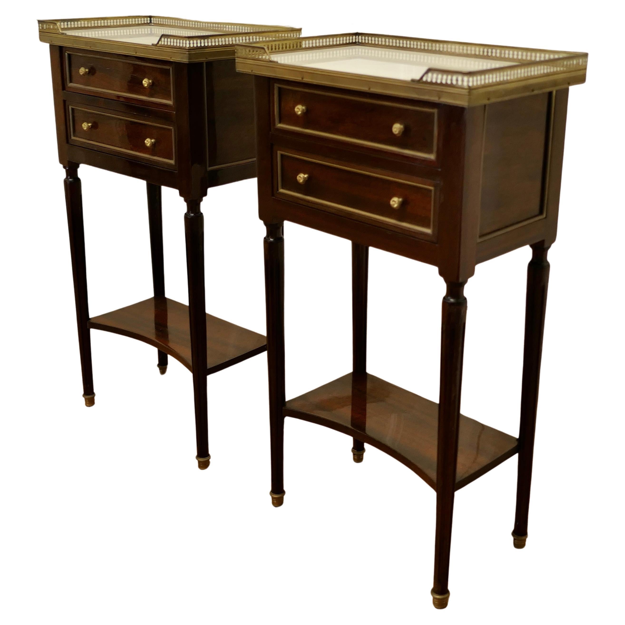 French 19th Century Walnut Bedside For Sale at 1stDibs