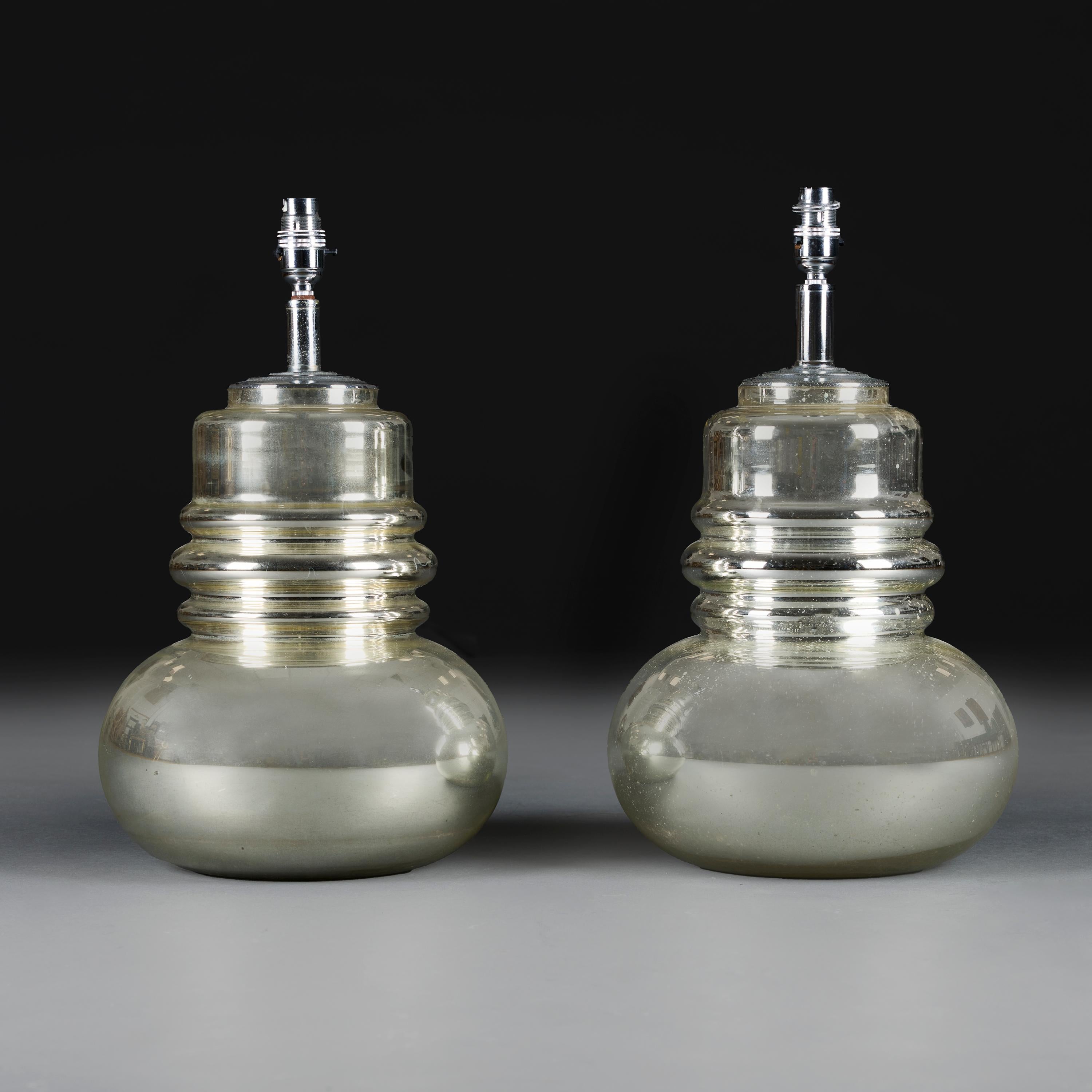 Français Paire de lampes en verre au mercure du 20e siècle en vente