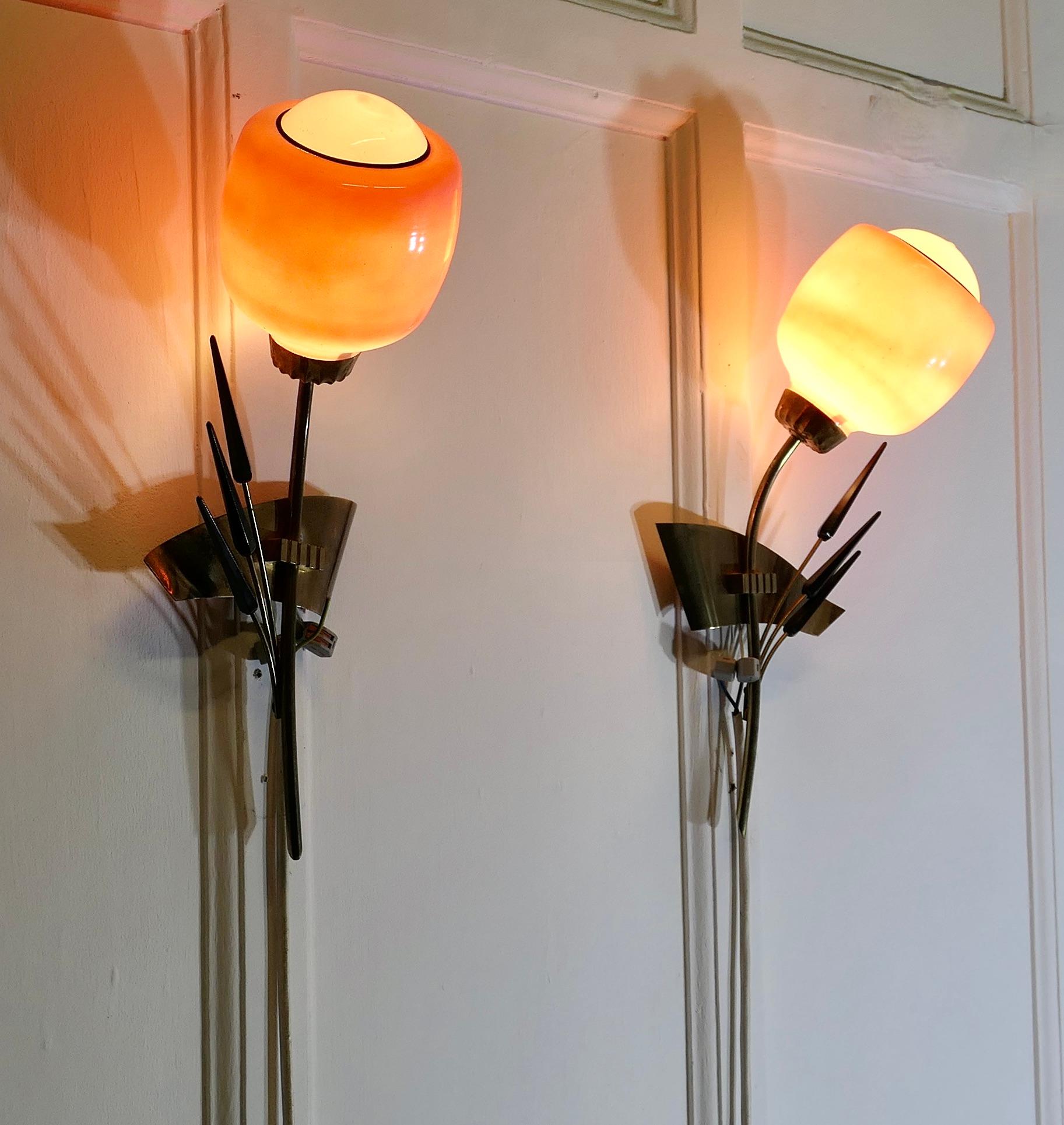 Metà XX secolo Coppia di lampade da parete in ottone retrò anni '50 a forma di covone di grano in vendita