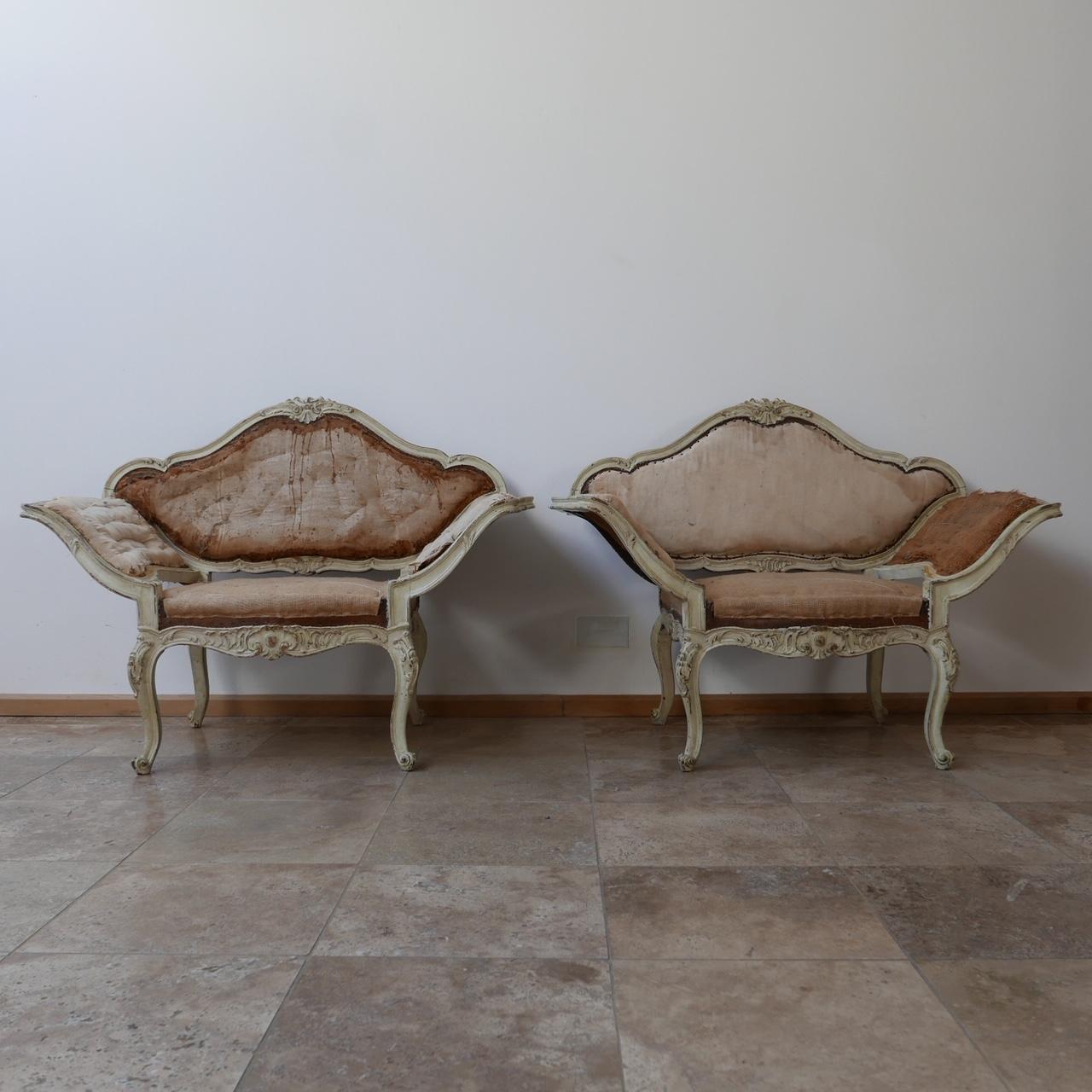 Paar französische antike Sessel im Angebot 2