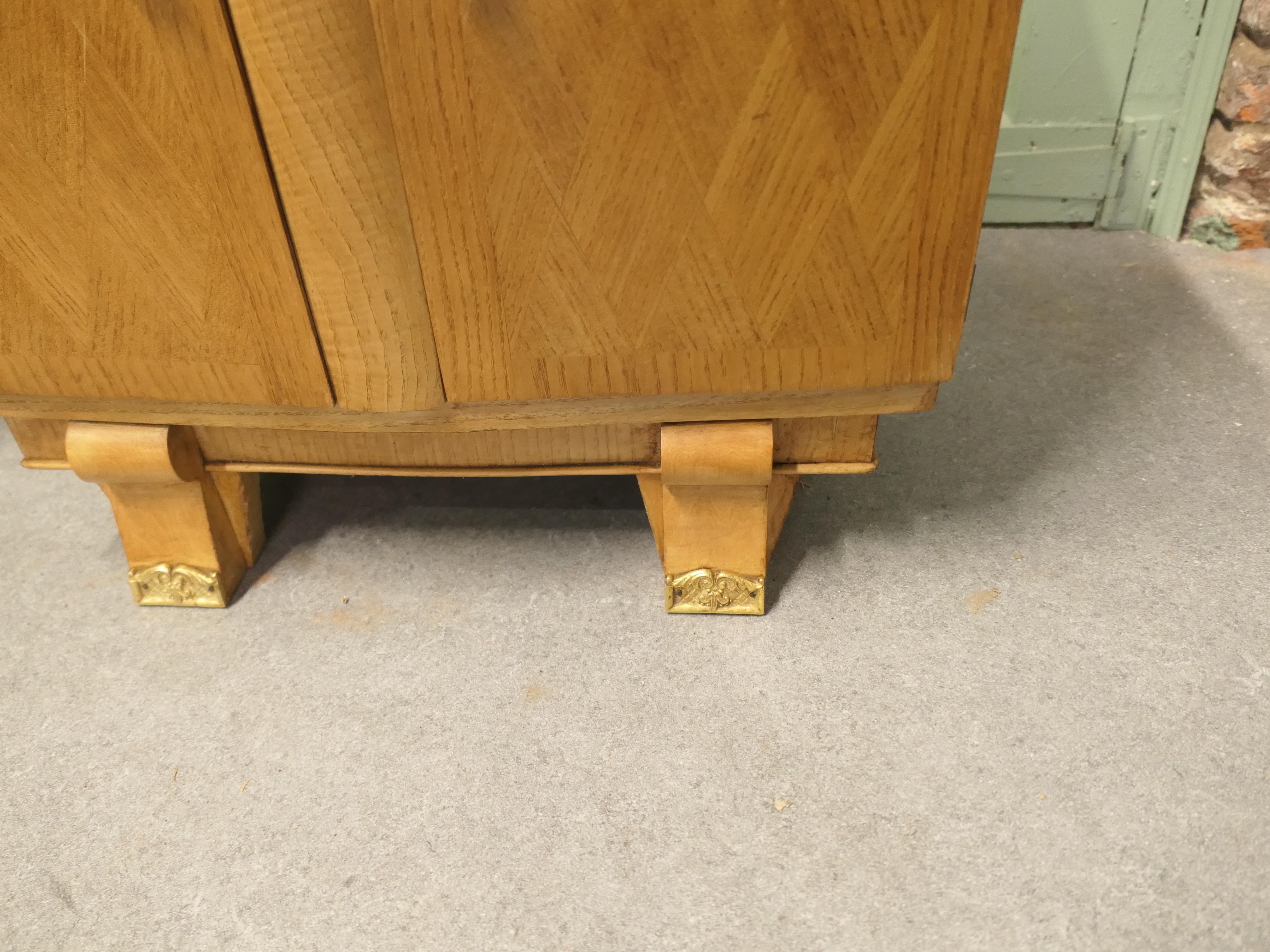 Una coppia di comodini francesi Art Déco in vendita 1