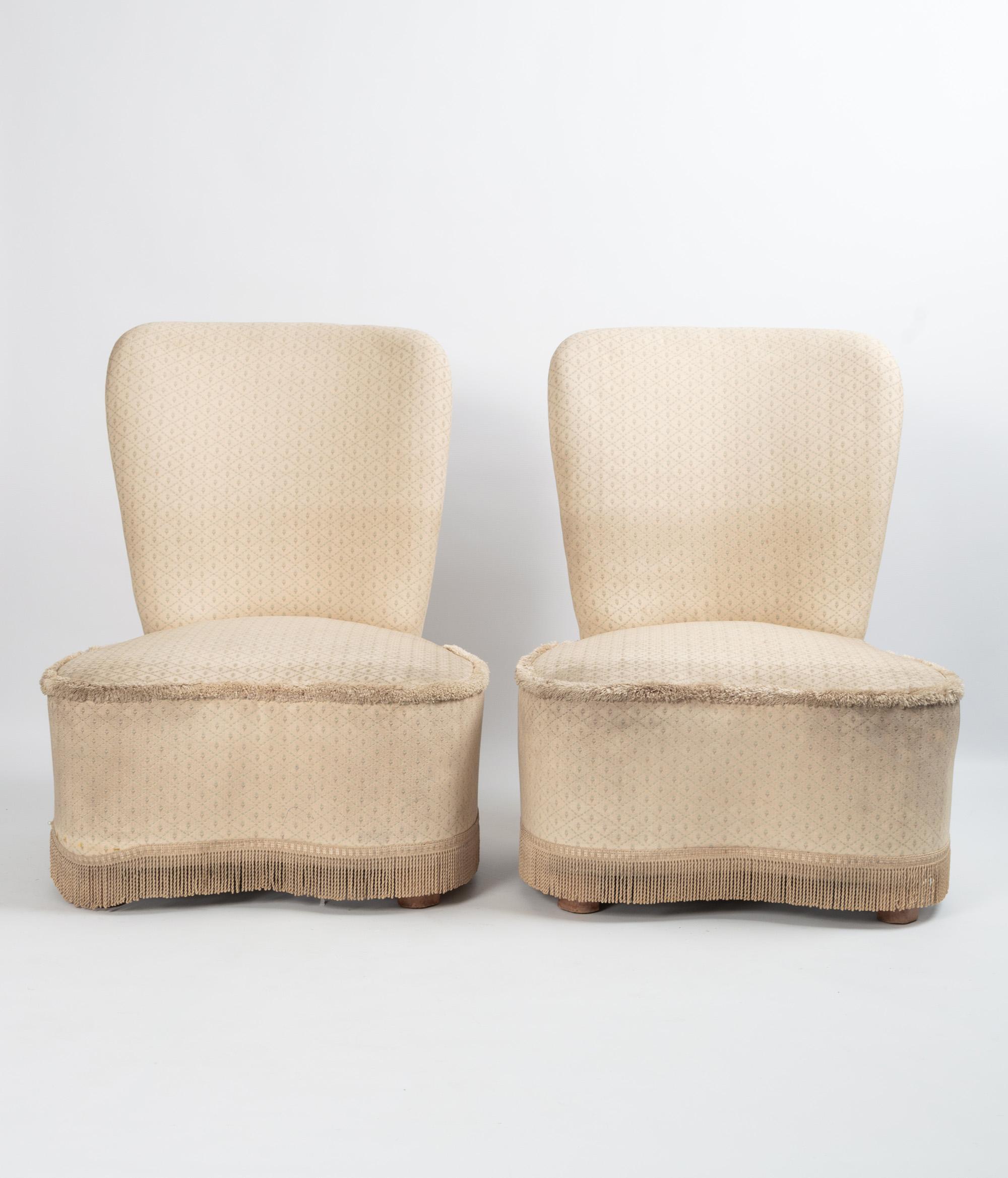 Pair of French Art Deco Upholstered Boudoir Chairs, C.1940 For Sale 4
