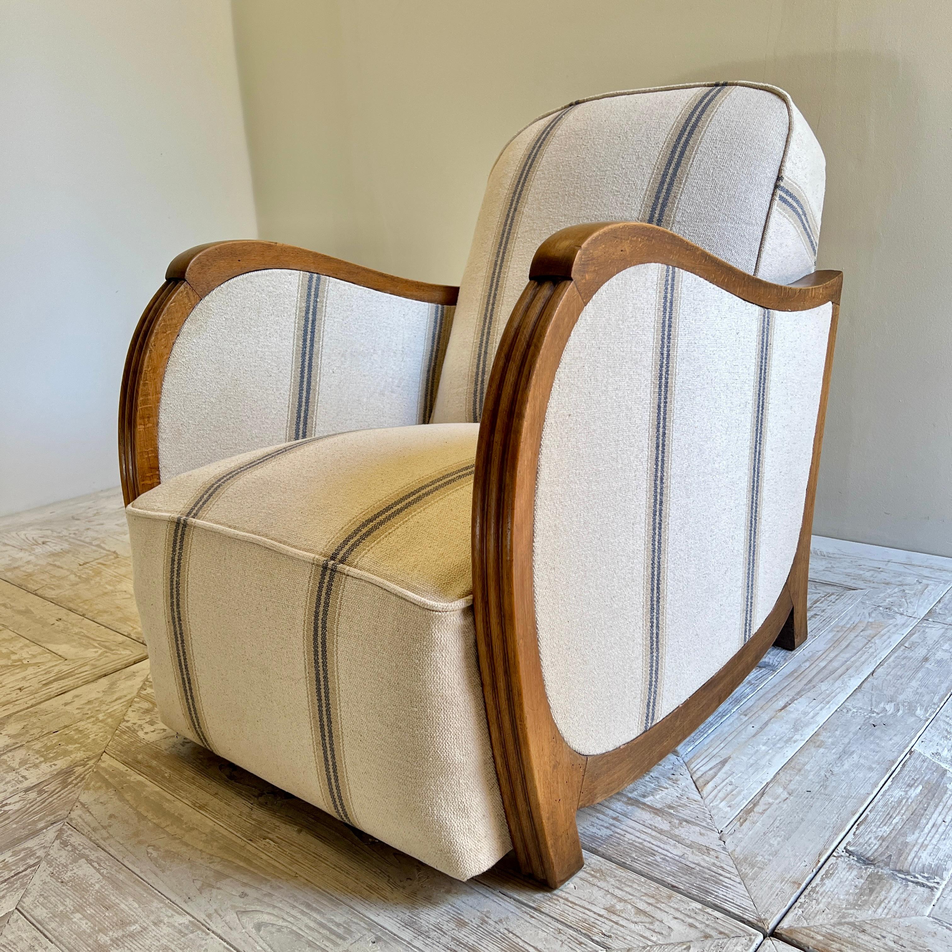 Mid-20th Century A Pair Of French Art Deco Linen Upholstered Armchair For Sale