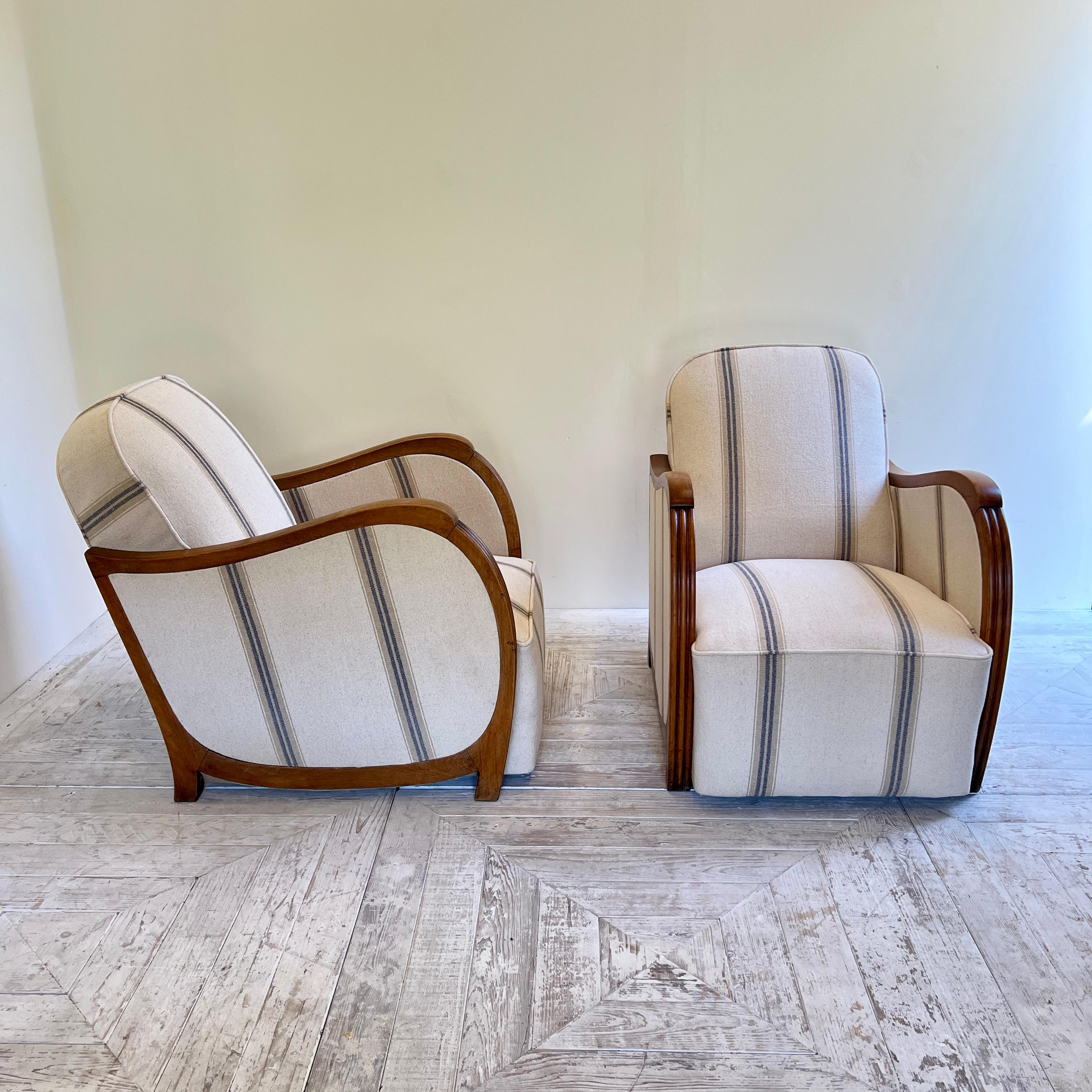 A Pair Of French Art Deco Linen Upholstered Armchair For Sale 1