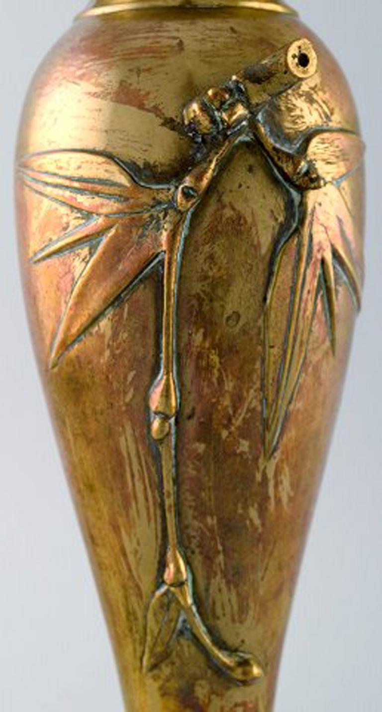 Pair of French Art Nouveau Bronze Vases with Flowers in Relief, circa 1890 For Sale 1