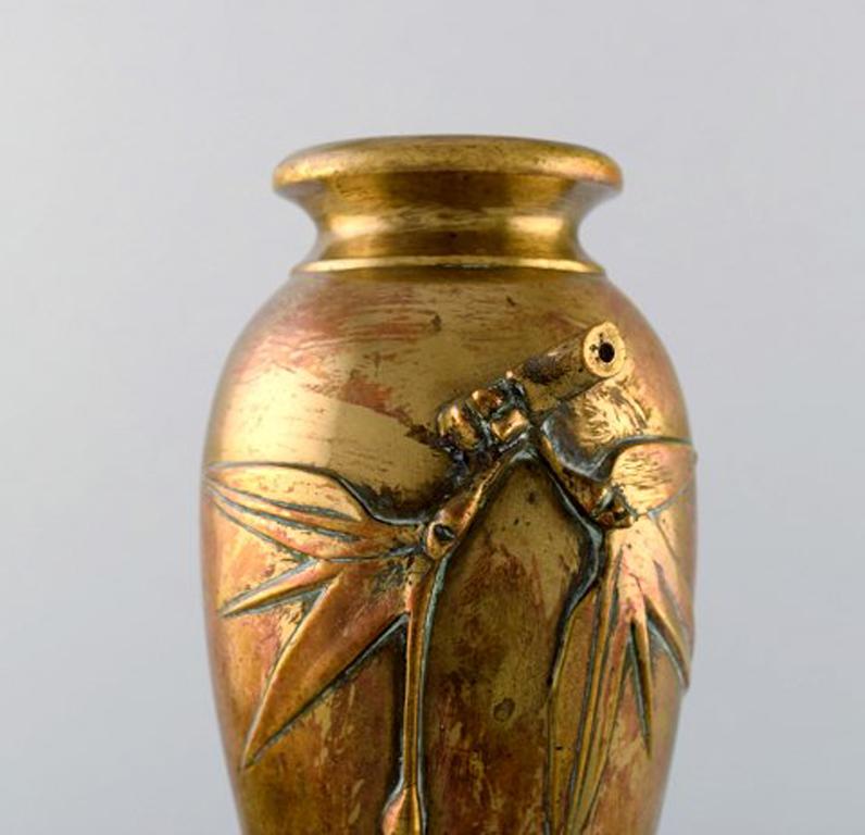 Pair of French Art Nouveau Bronze Vases with Flowers in Relief, circa 1890 For Sale 2