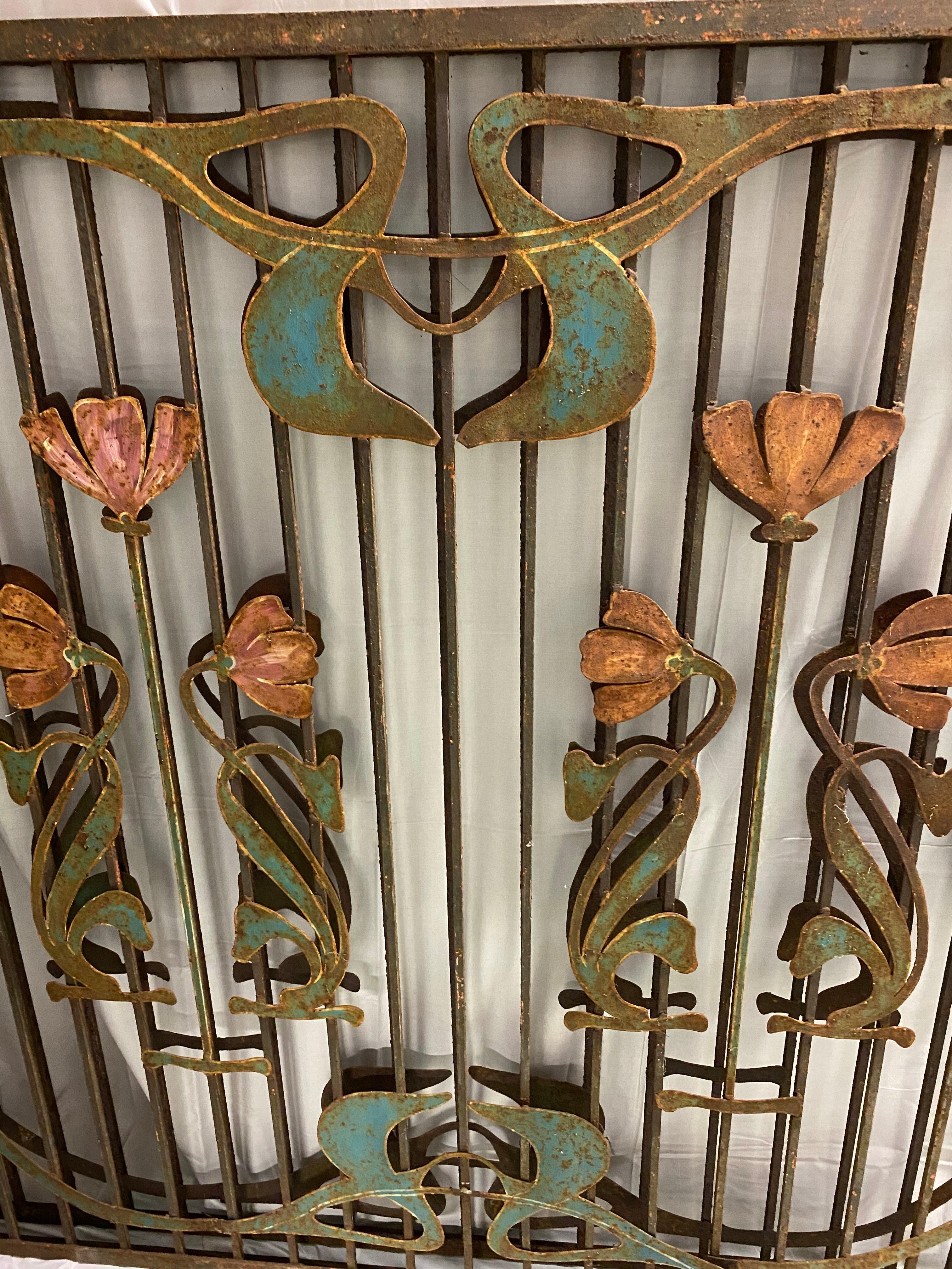 Painted Pair of French Art Nouveau Wrought Iron Garden Gates, Early 20th Century For Sale