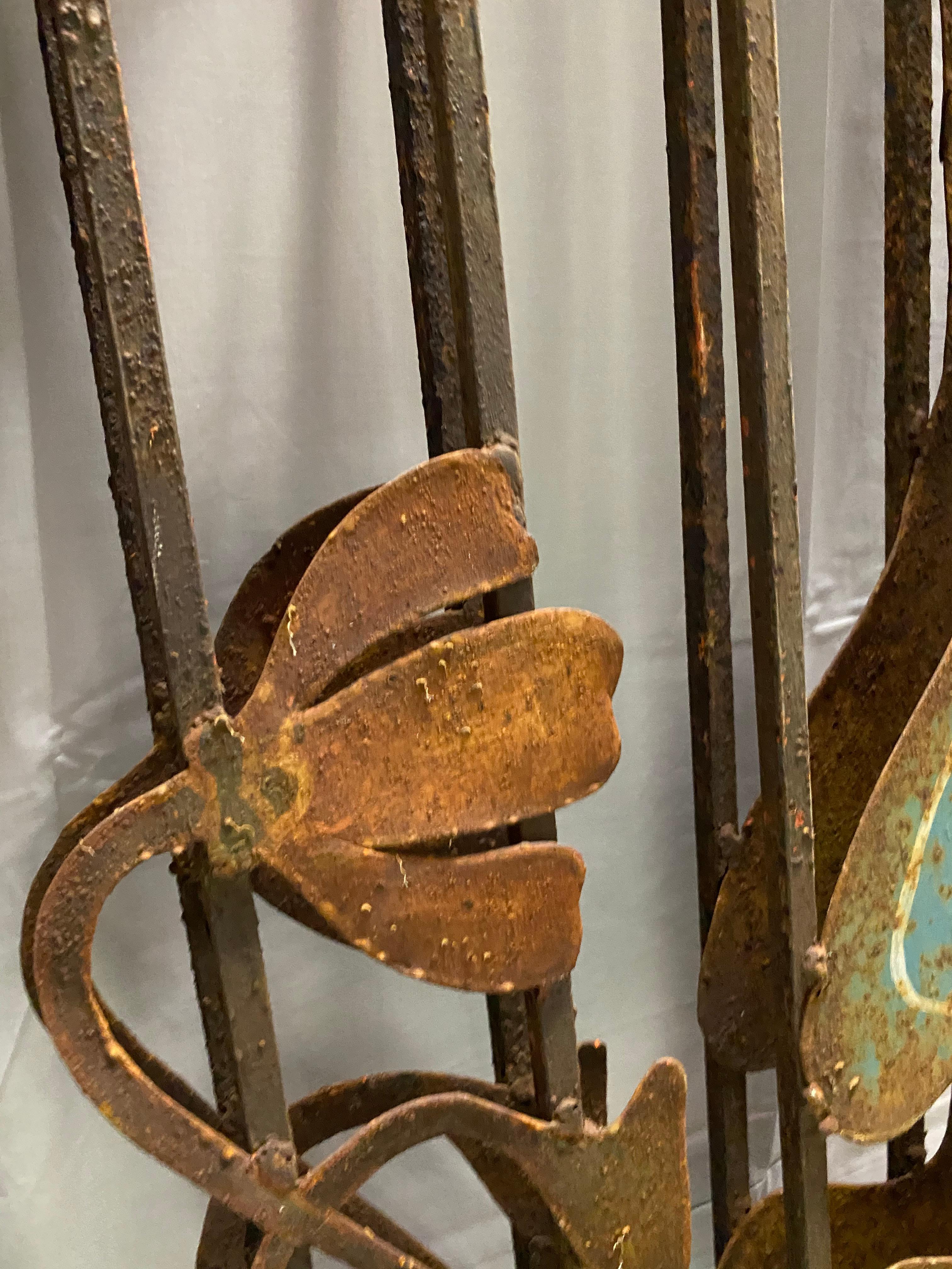 Pair of French Art Nouveau Wrought Iron Garden Gates, Early 20th Century For Sale 2