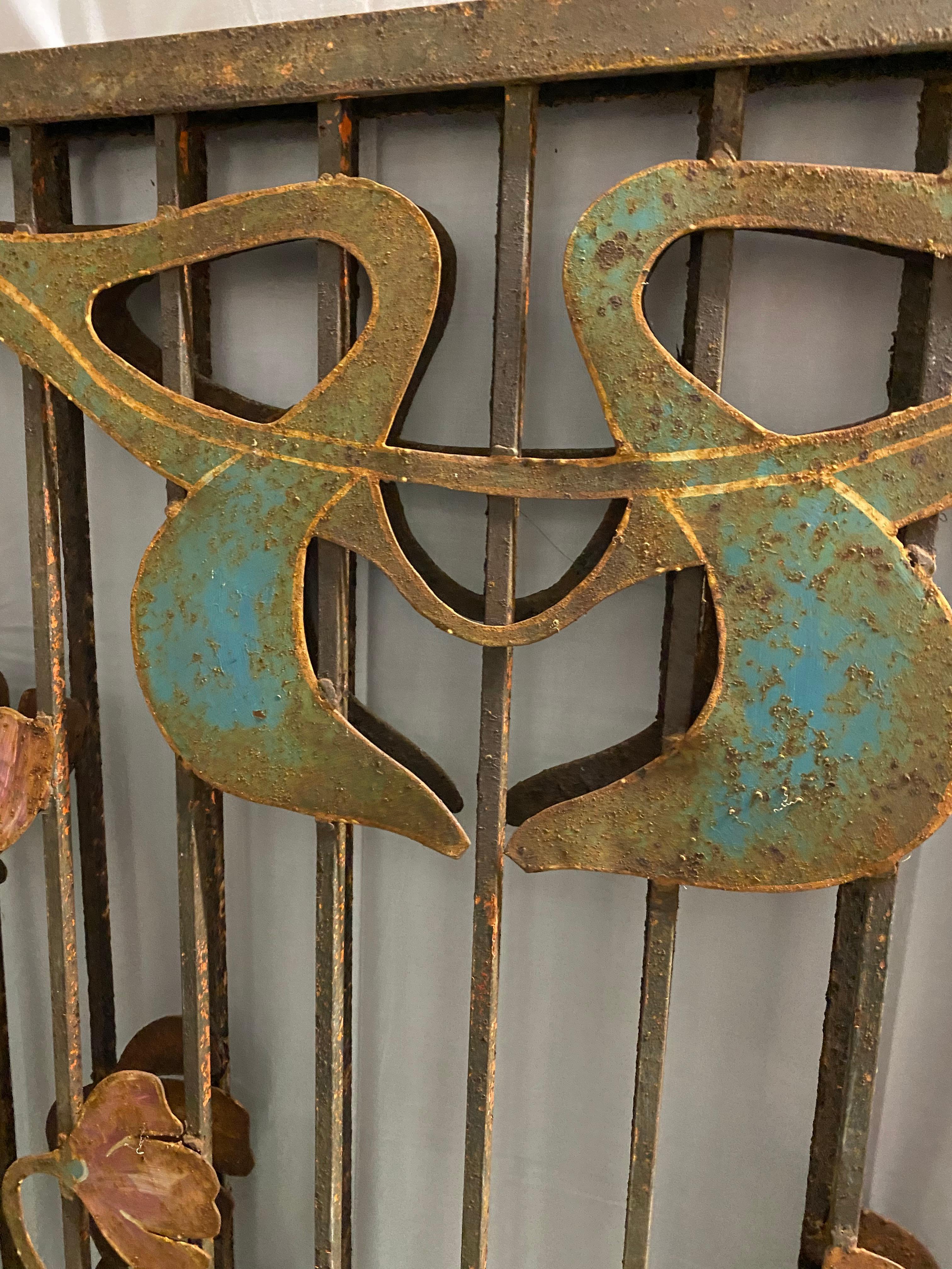 Pair of French Art Nouveau Wrought Iron Garden Gates, Early 20th Century For Sale 1